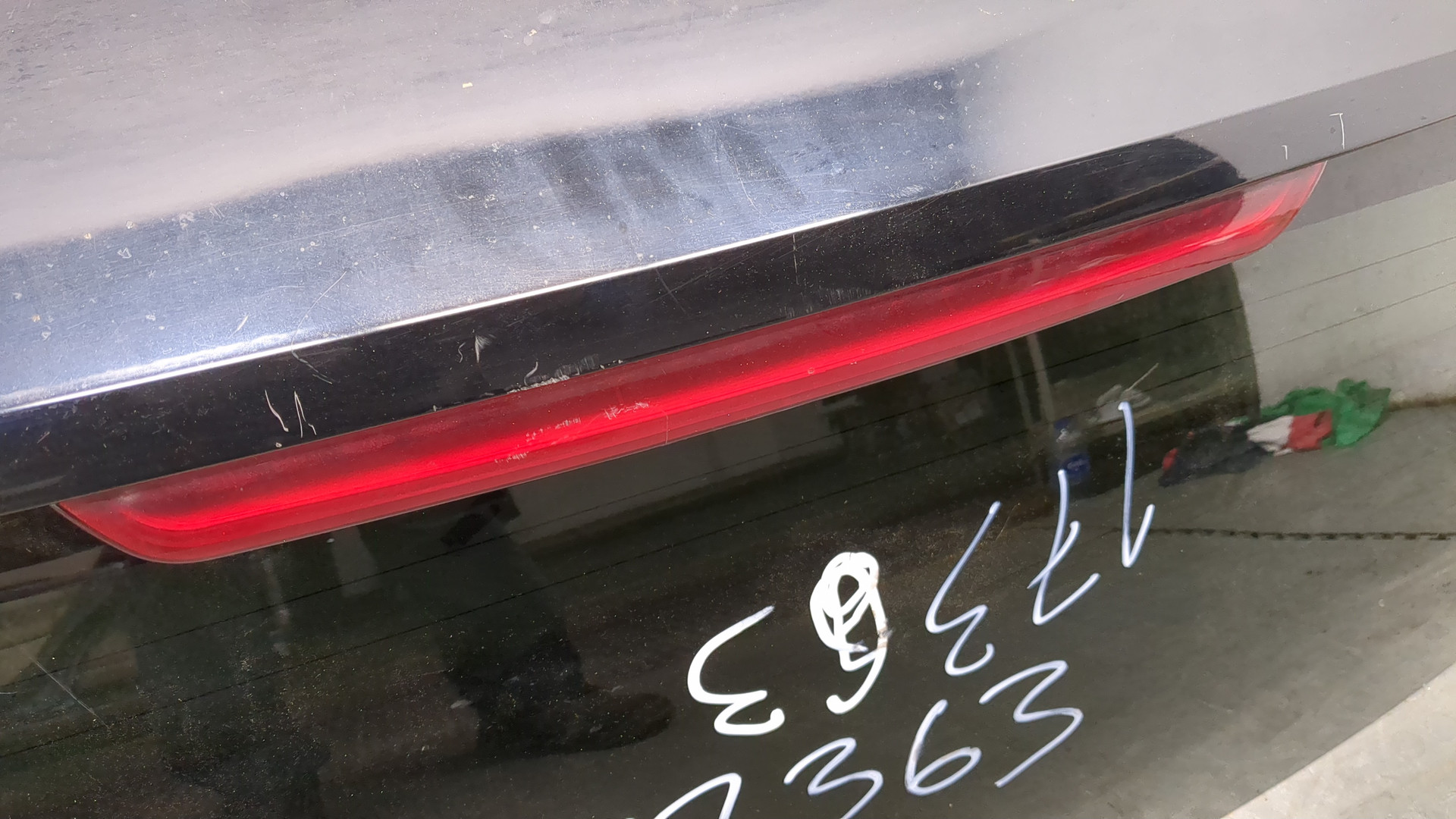 Стекло заднее