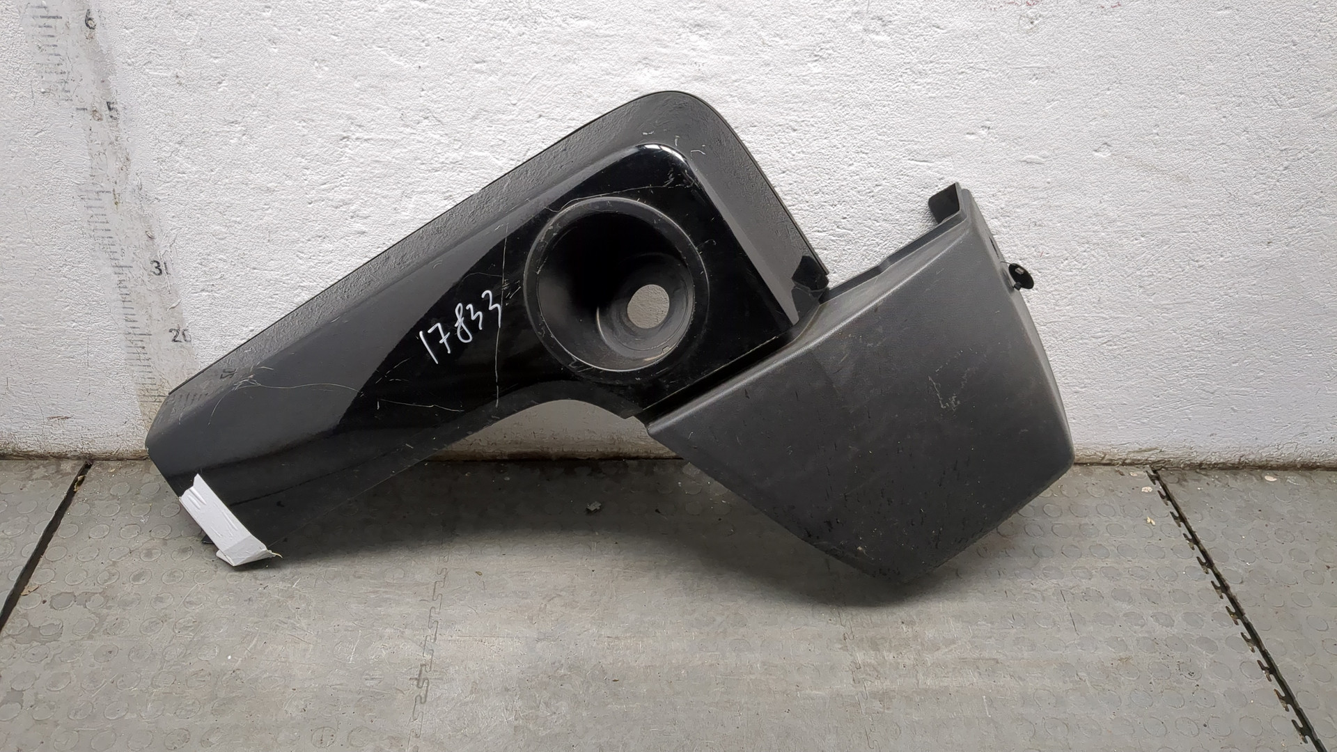 Накладка заднего крыла левого