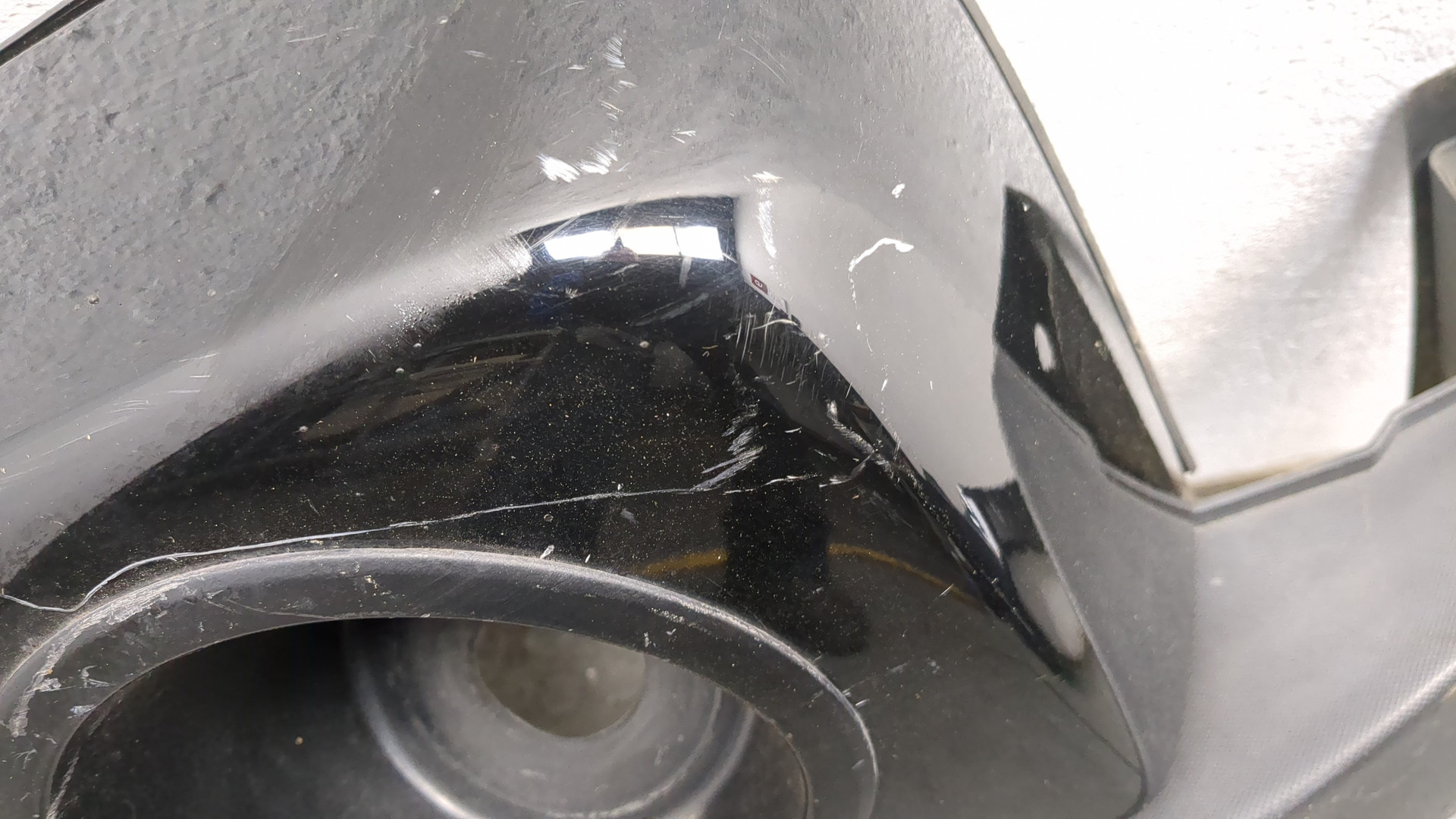 Накладка заднего крыла левого