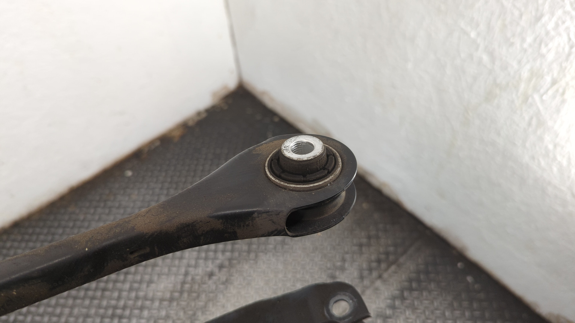 Балка задняя