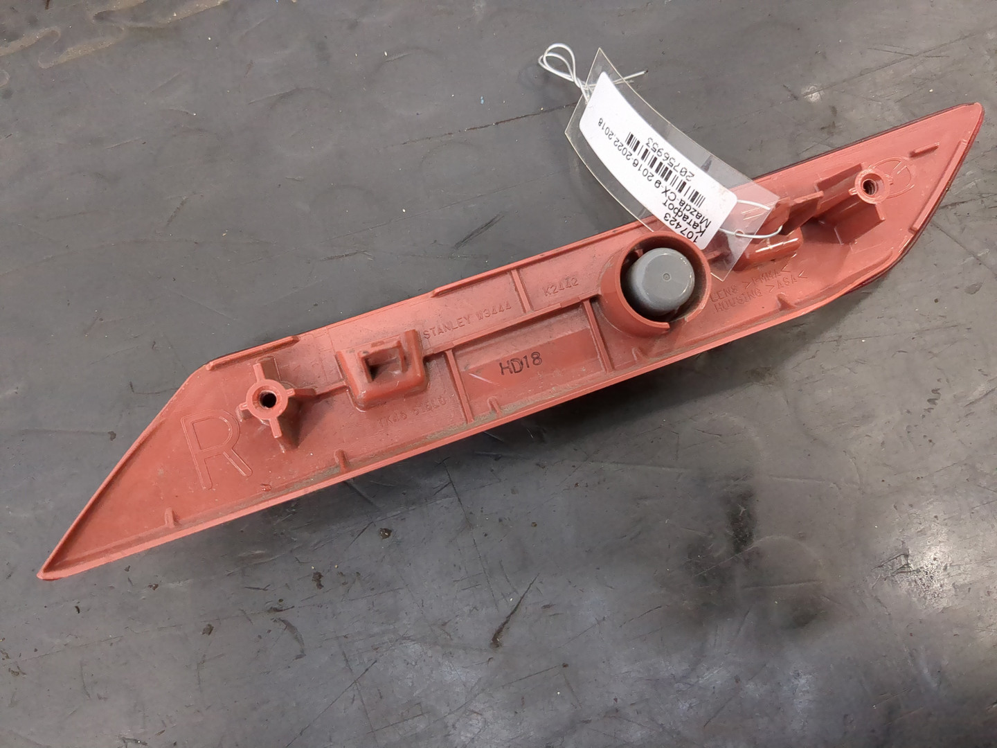 Отражатель в бампер задний правый