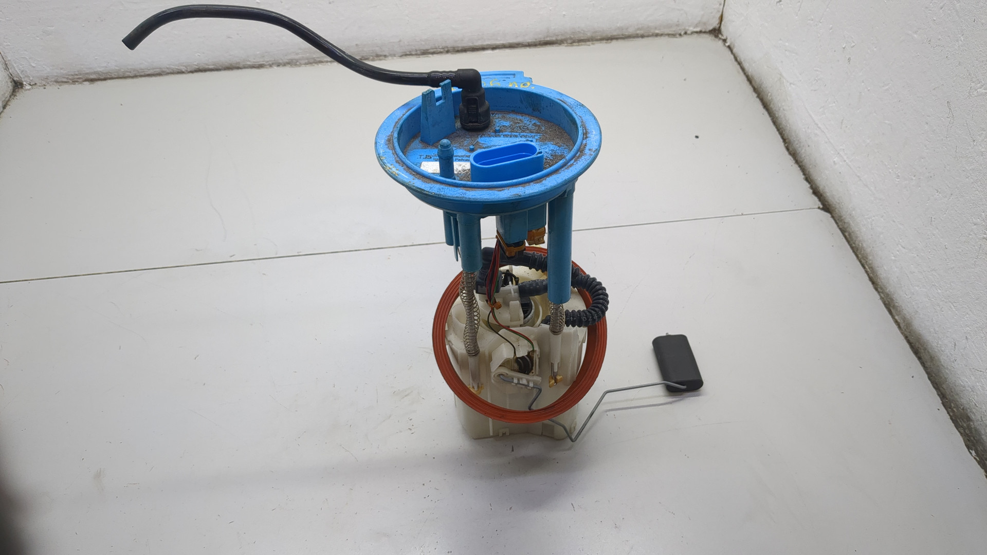 Насос топливный электрический