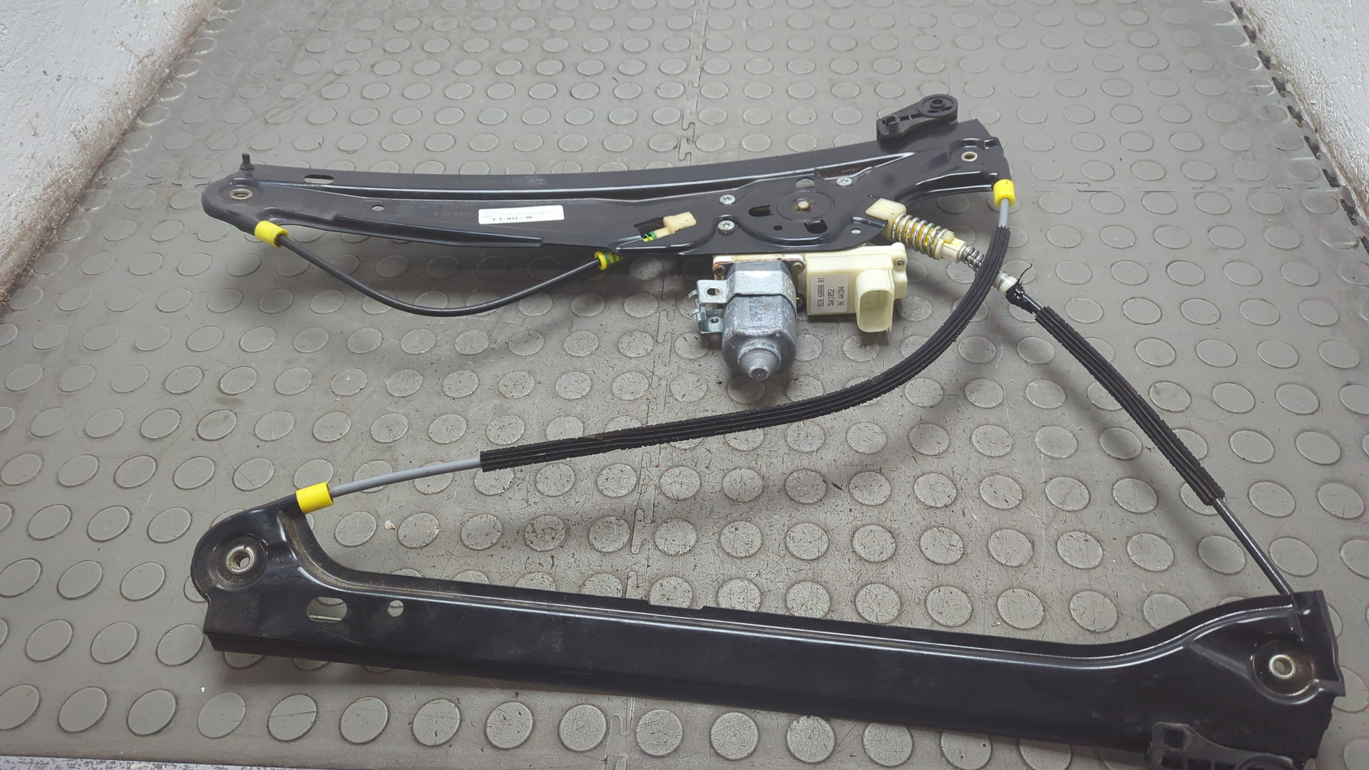 Стеклоподъемник электр. передний правый