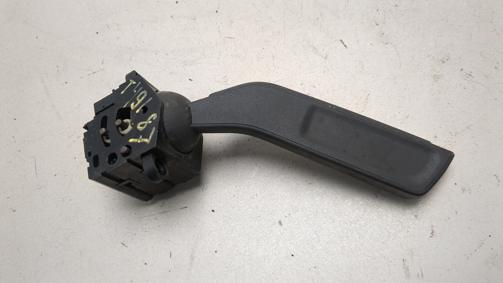 Переключатель поворотов подрулевой