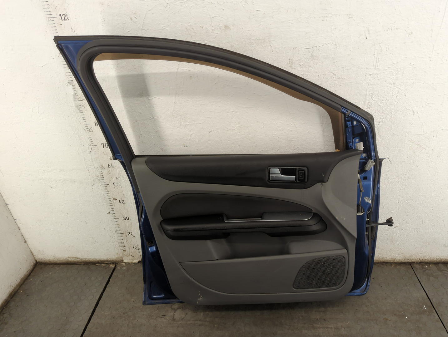 Дверь передняя левая