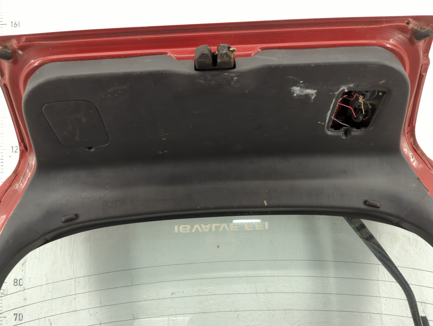 Дверь багажника