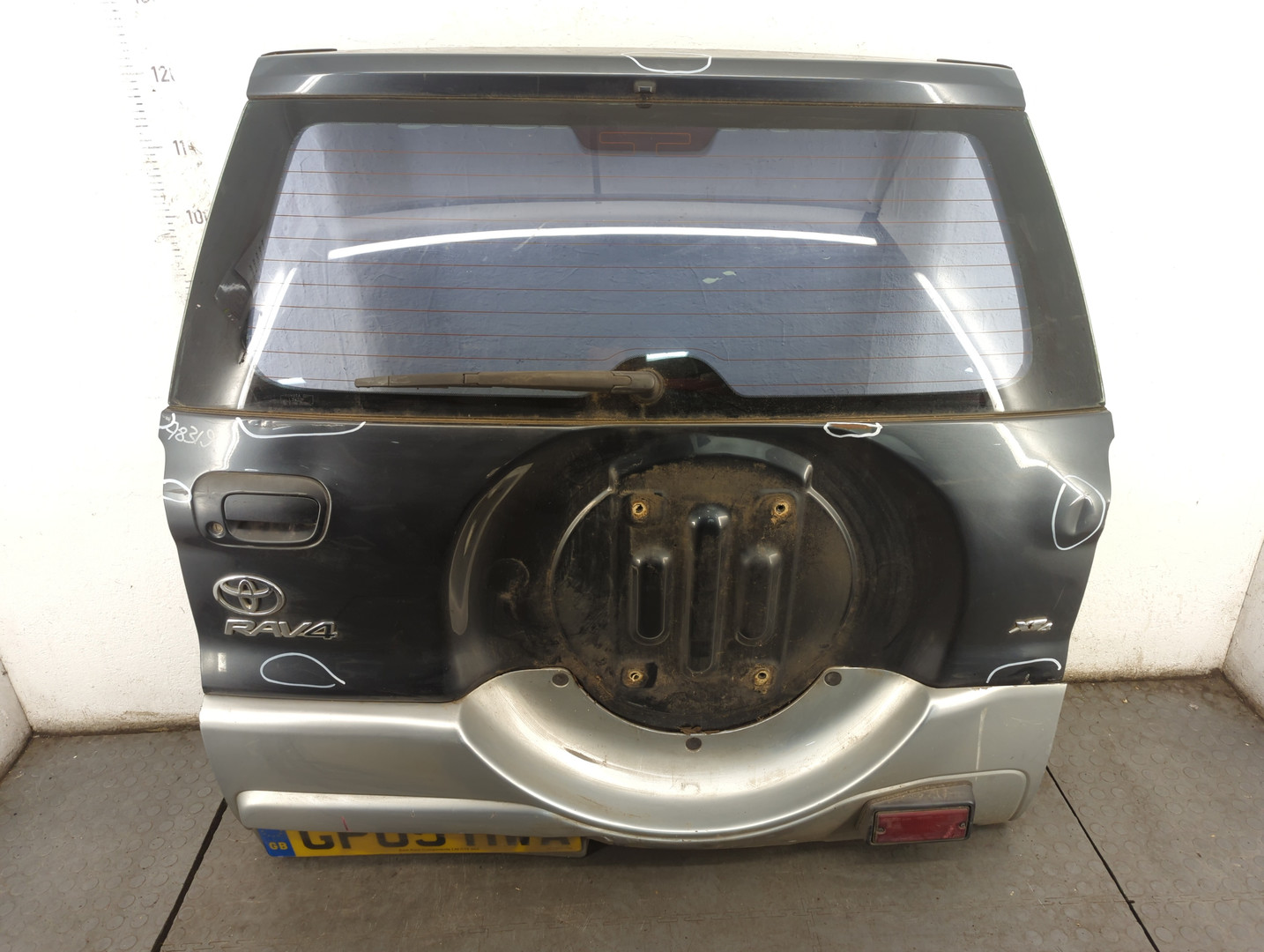 Дверь багажника