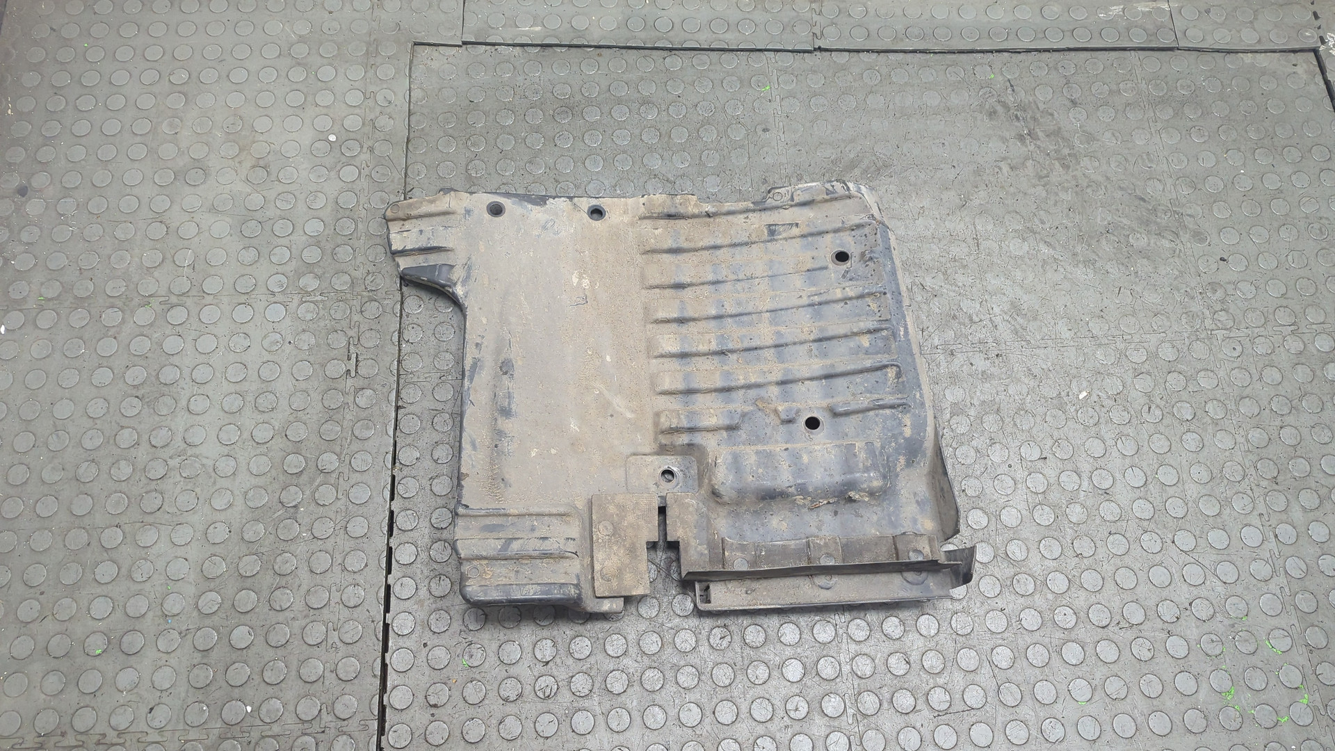 Локер передний левый