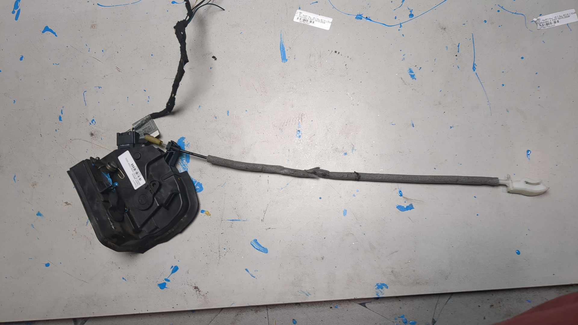 Замок двери задней левой