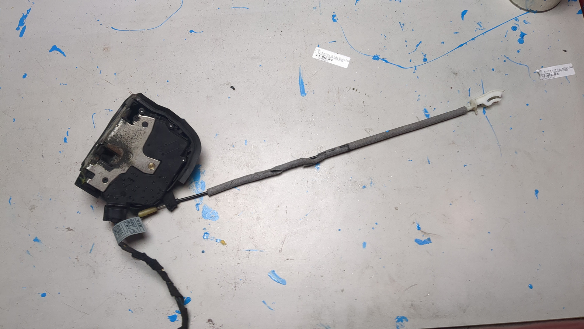 Замок двери задней левой