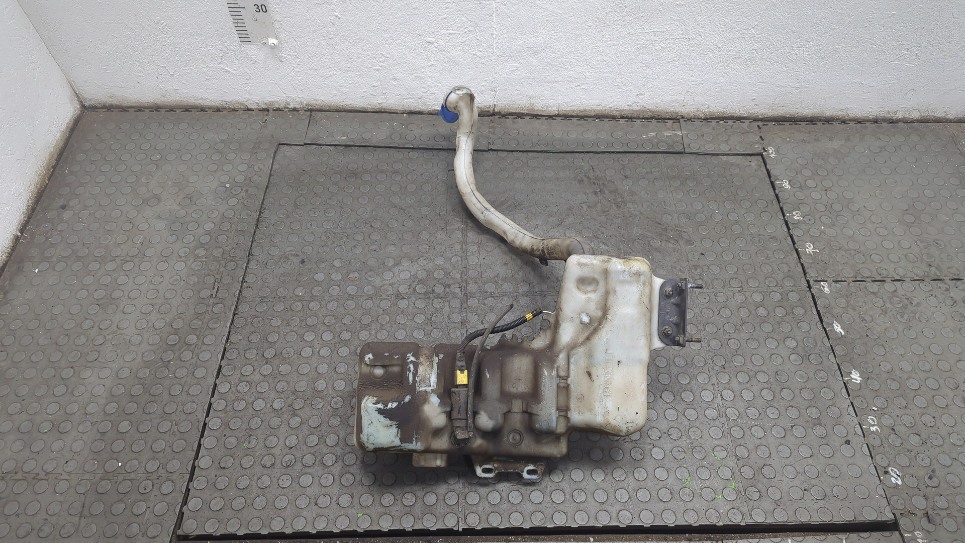 Бачок омывателя лобового стекла