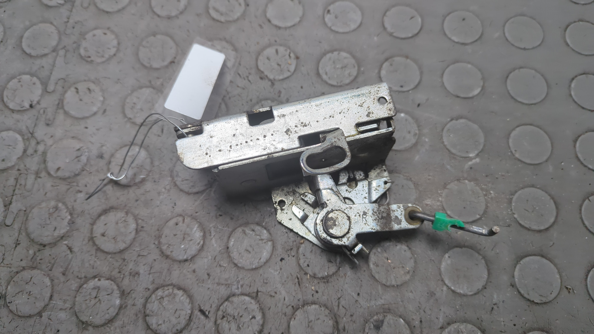 Замок двери задней правой