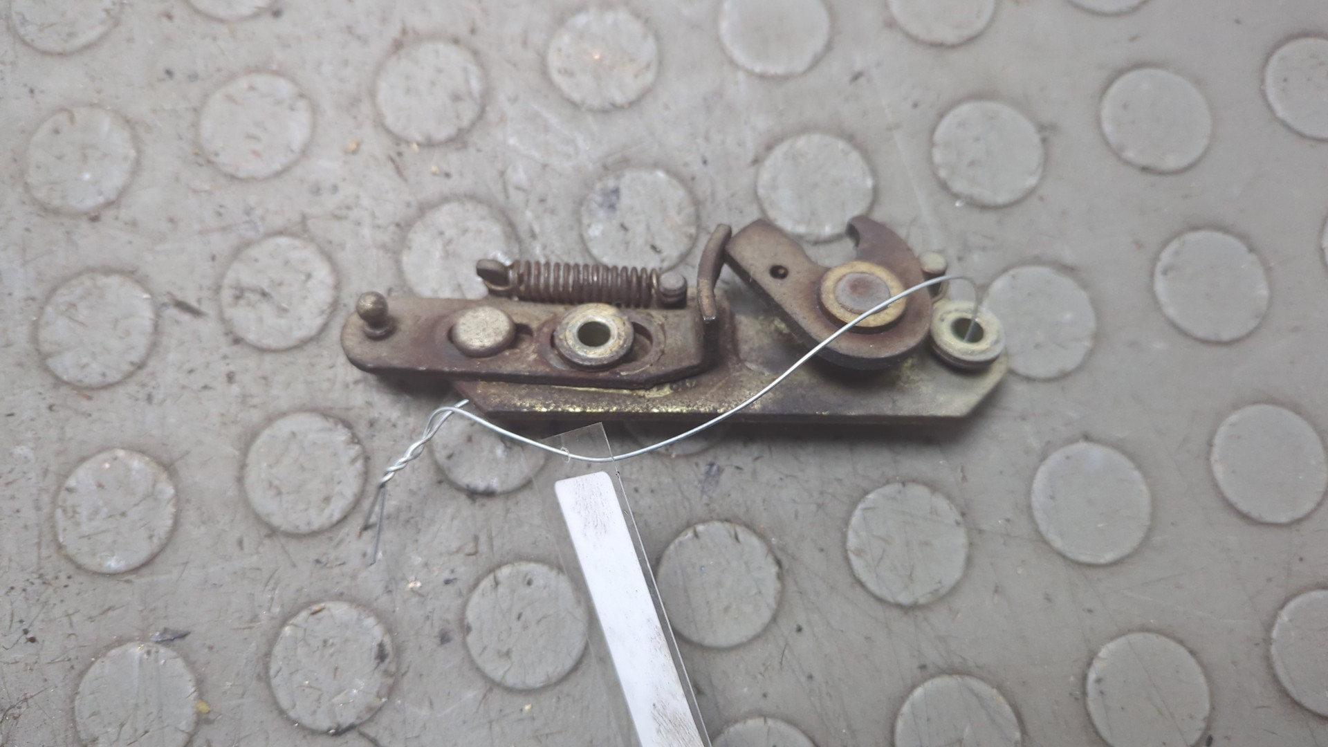 Замок двери задней правой