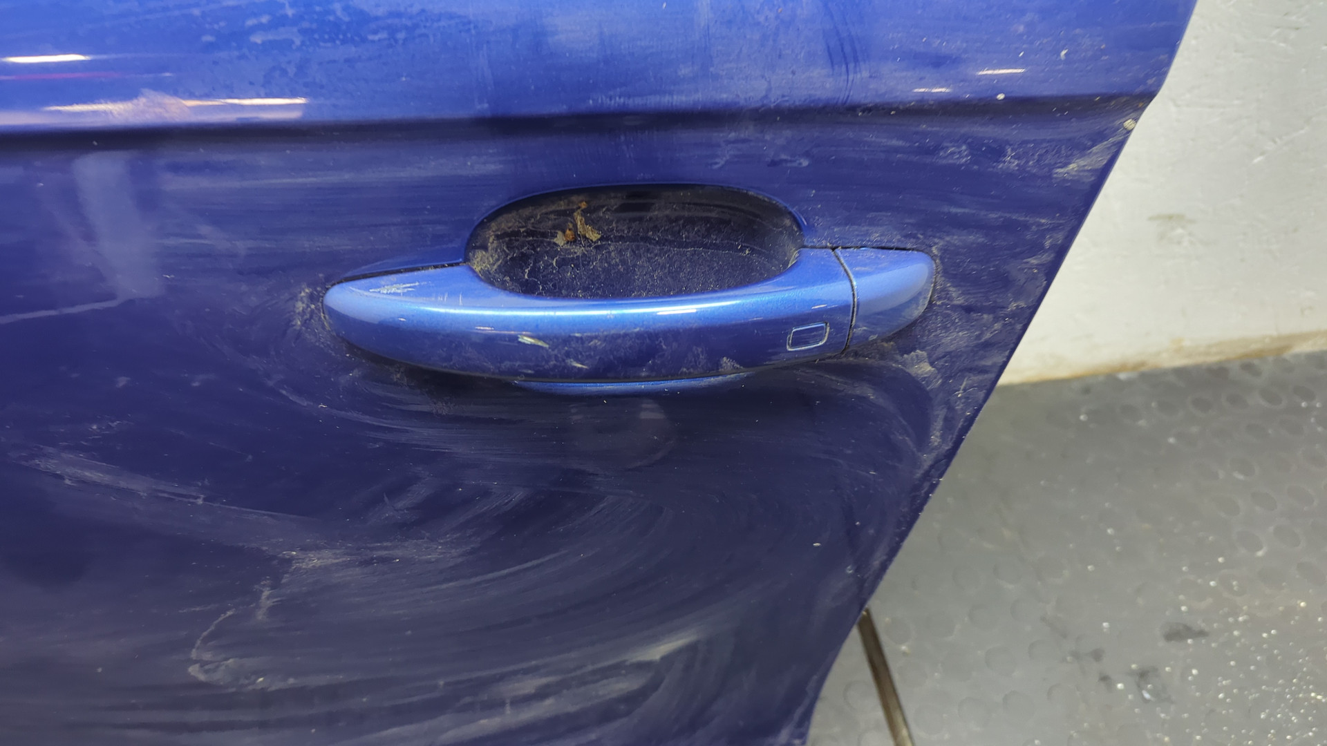 Дверь передняя левая