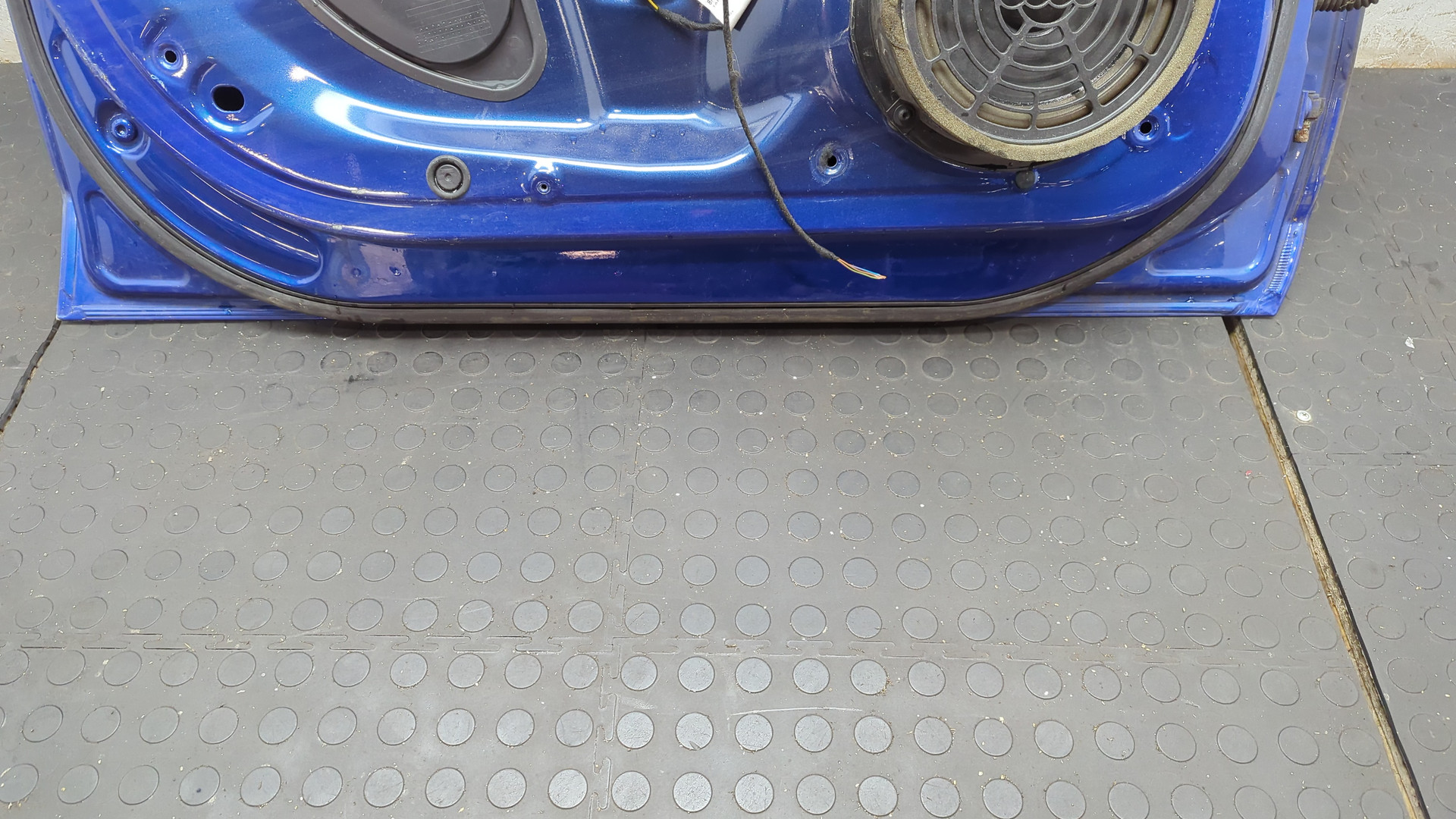 Дверь передняя левая