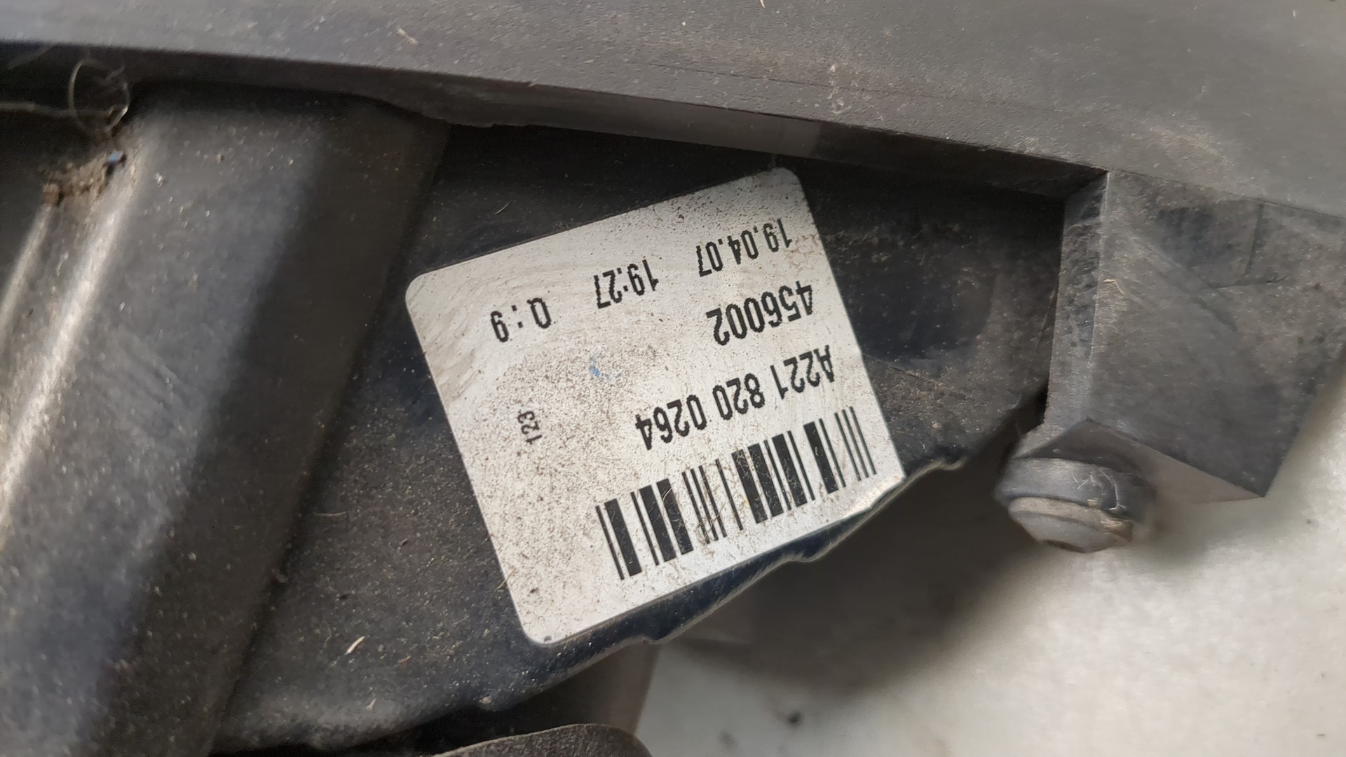 Фонарь задний правый