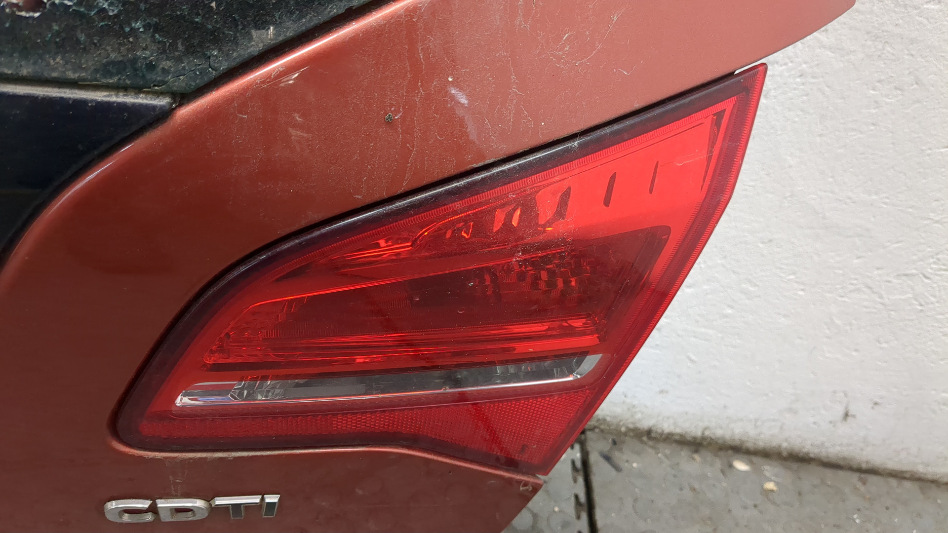 Дверь багажника