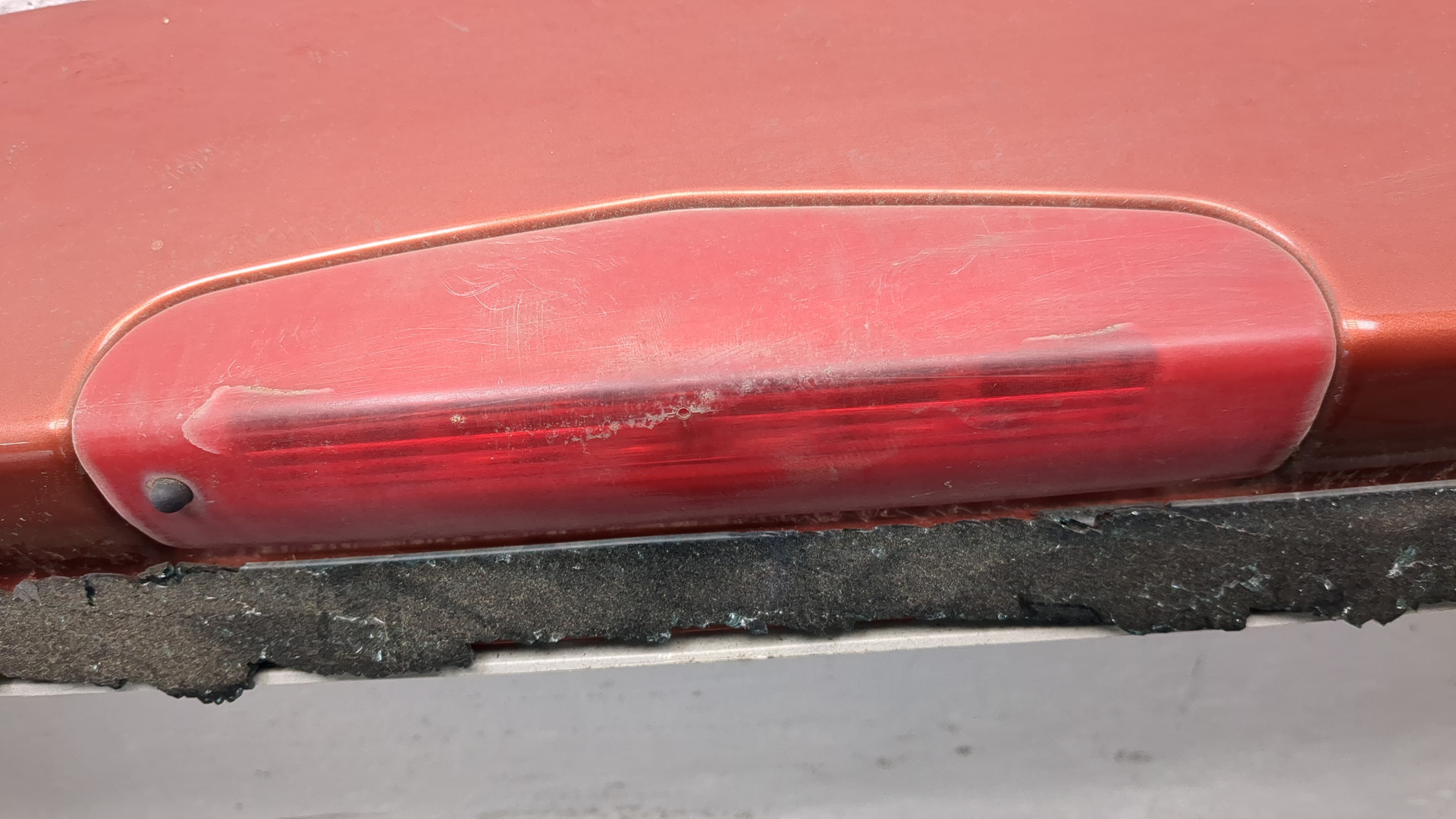 Дверь багажника