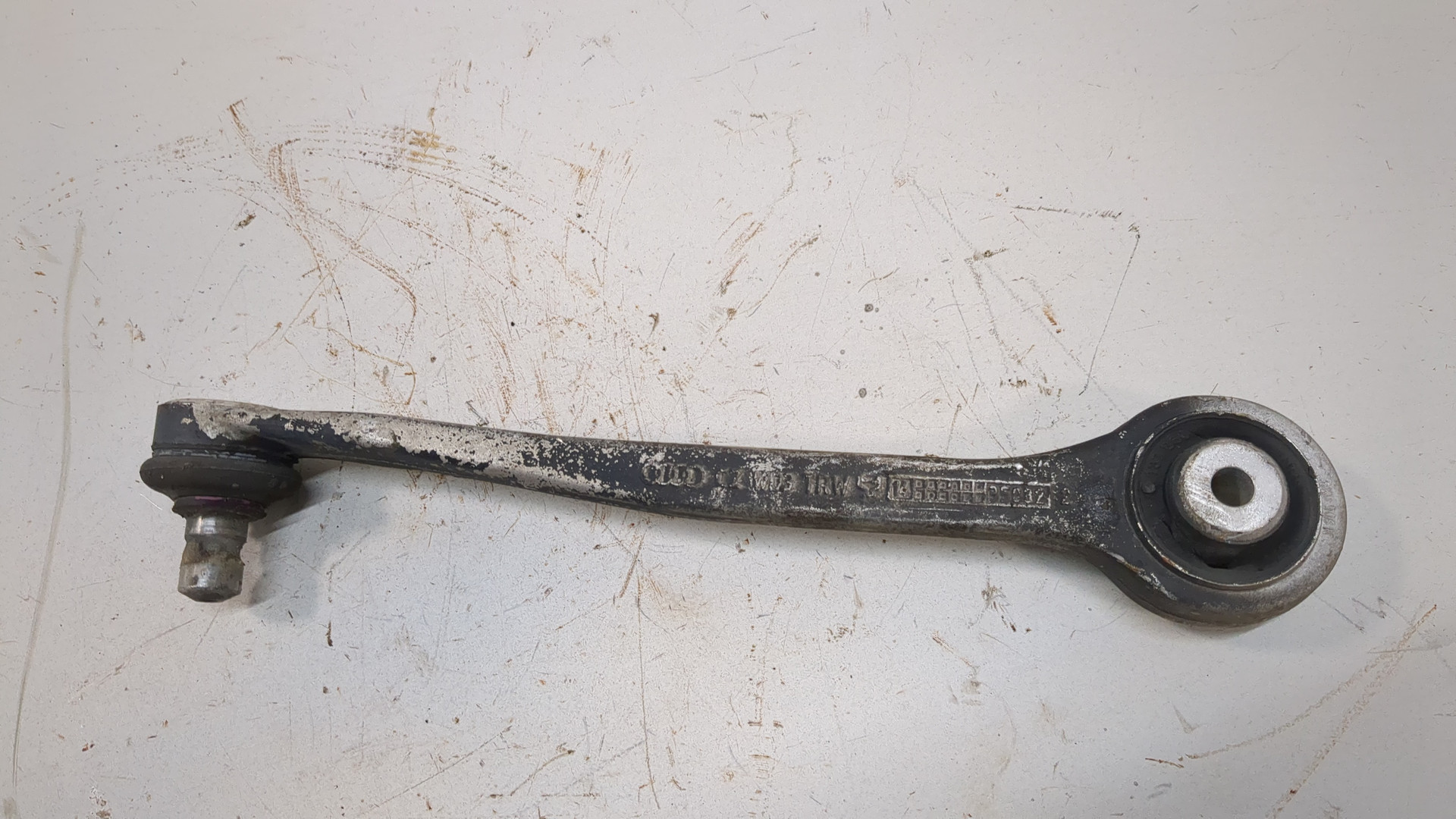 Рычаг передний правый