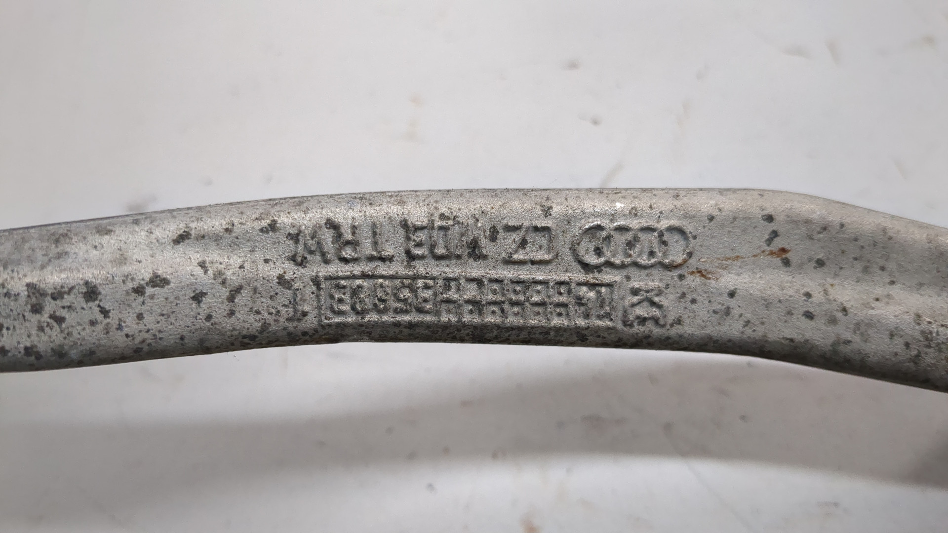 Рычаг передний левый