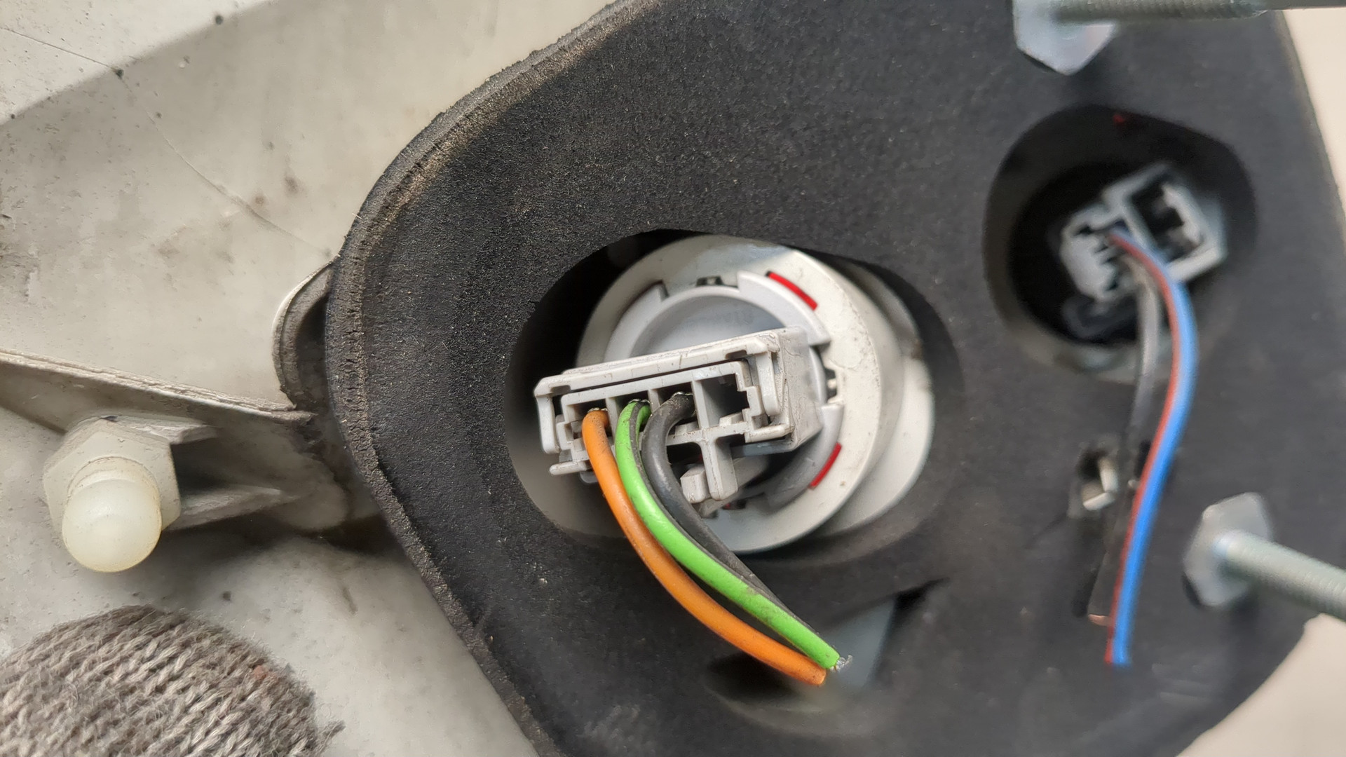 Фонарь задний правый