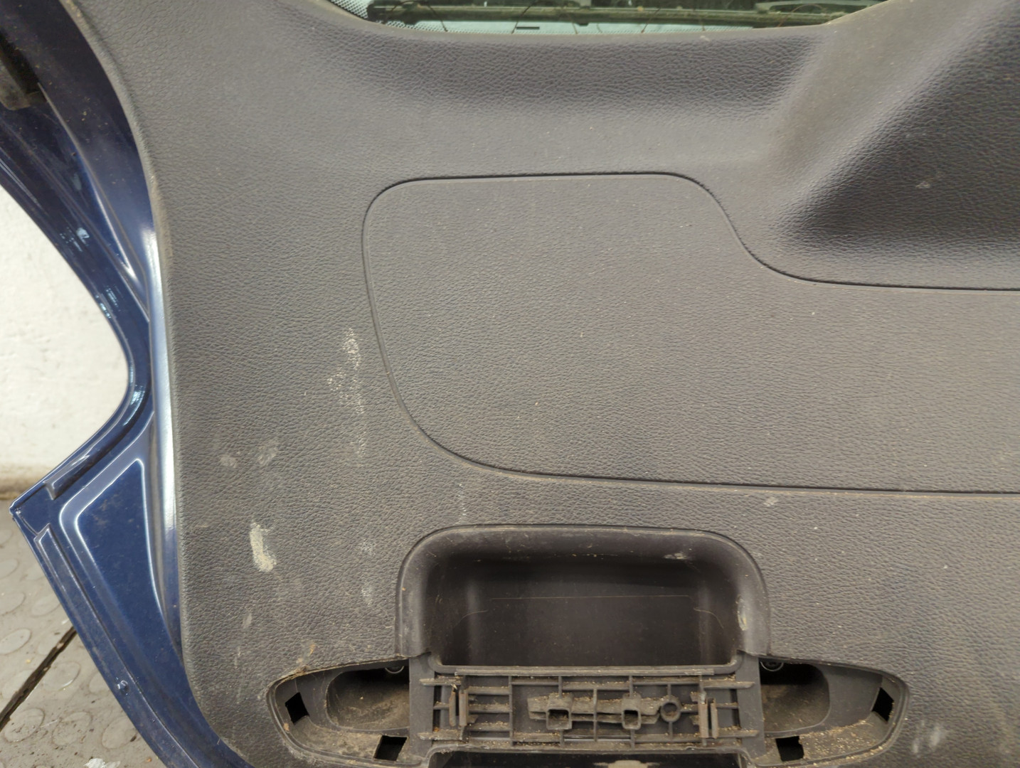 Дверь багажника