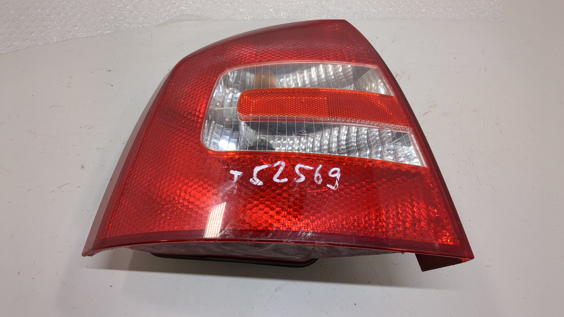 Фонарь задний левый