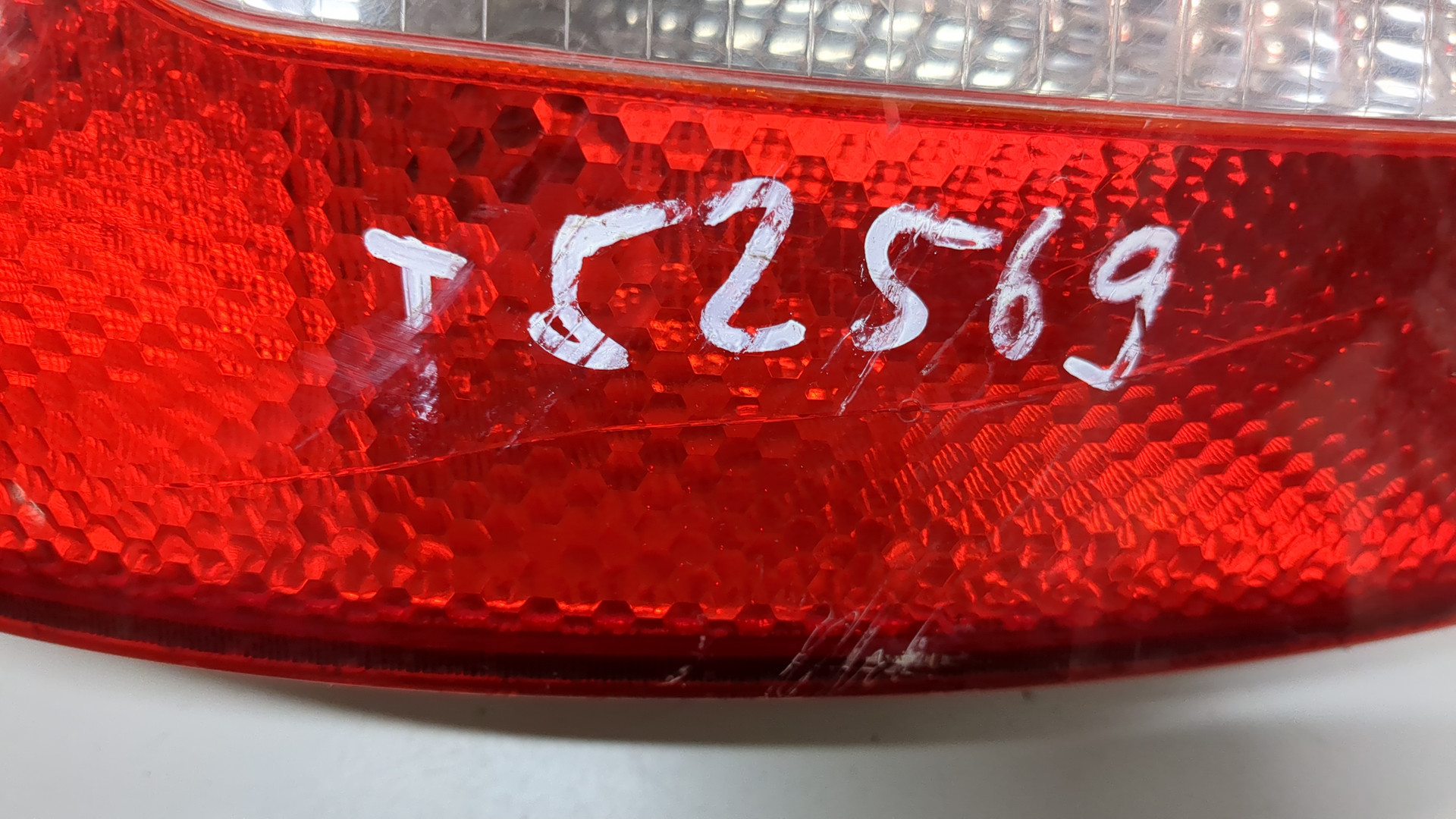 Фонарь задний левый