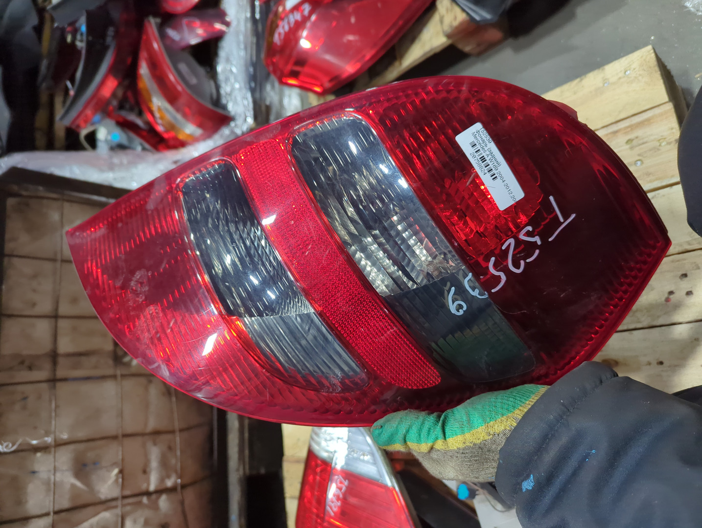 Фонарь задний правый