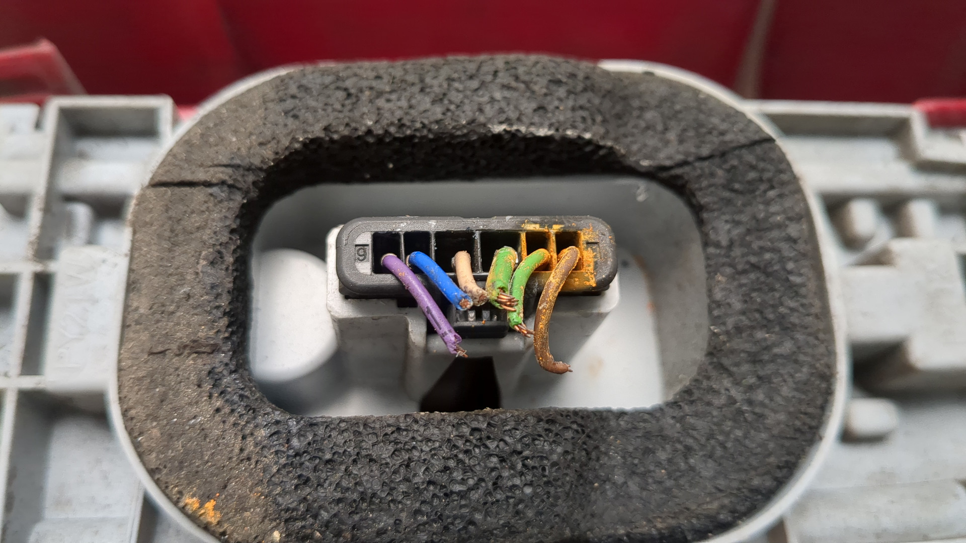 Фонарь задний правый