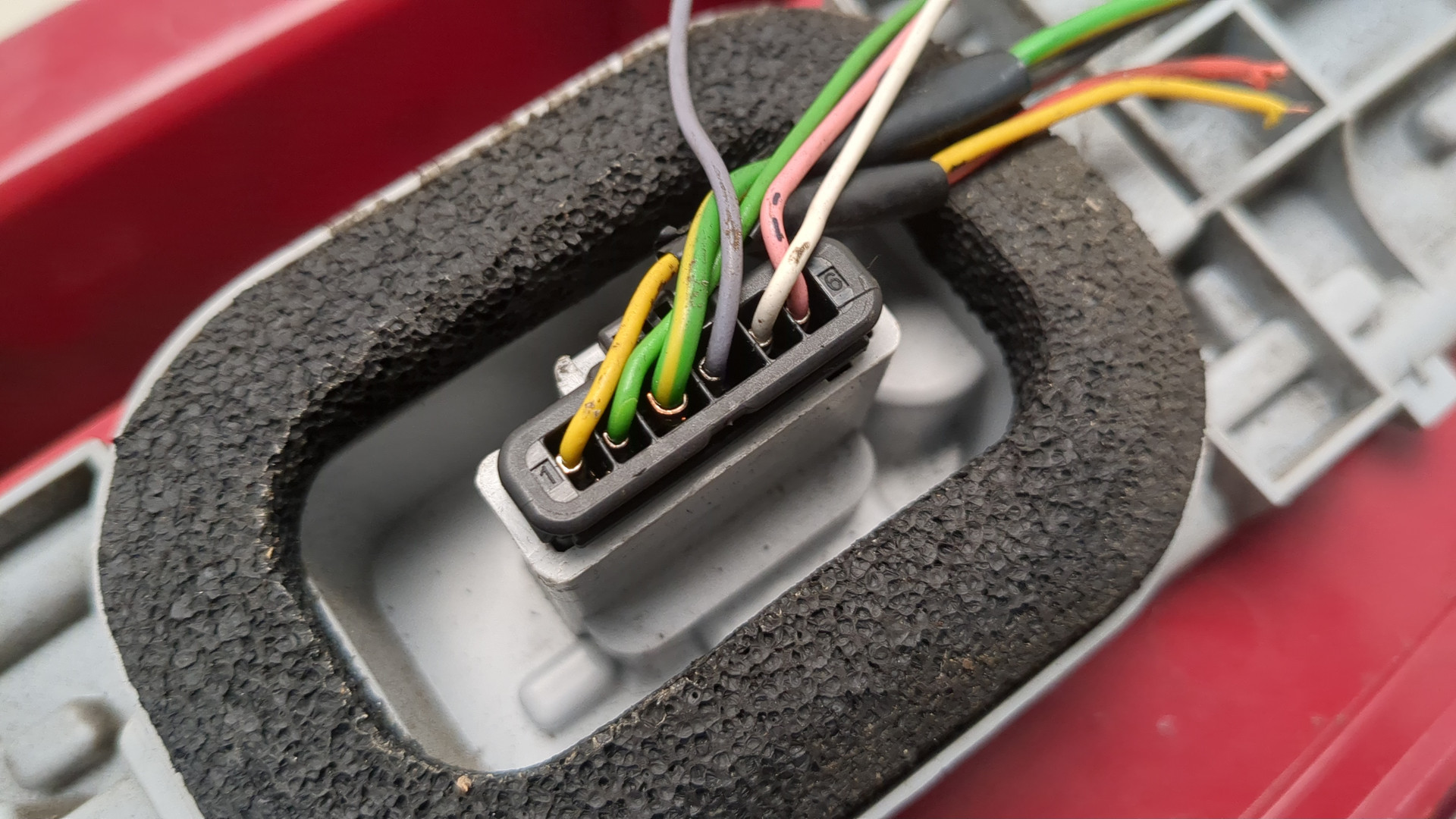 Фонарь задний левый