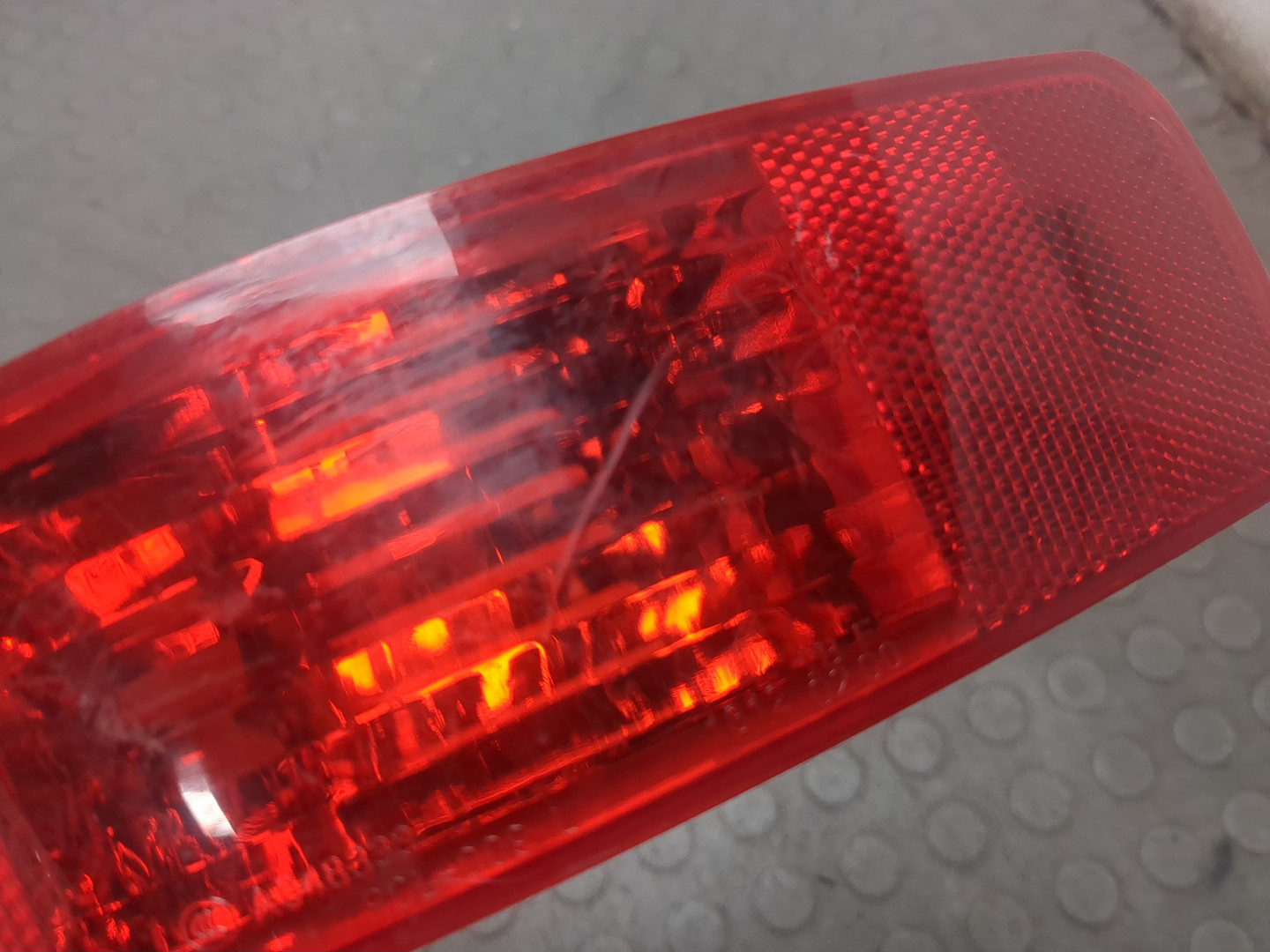 Фара противотуманная левая