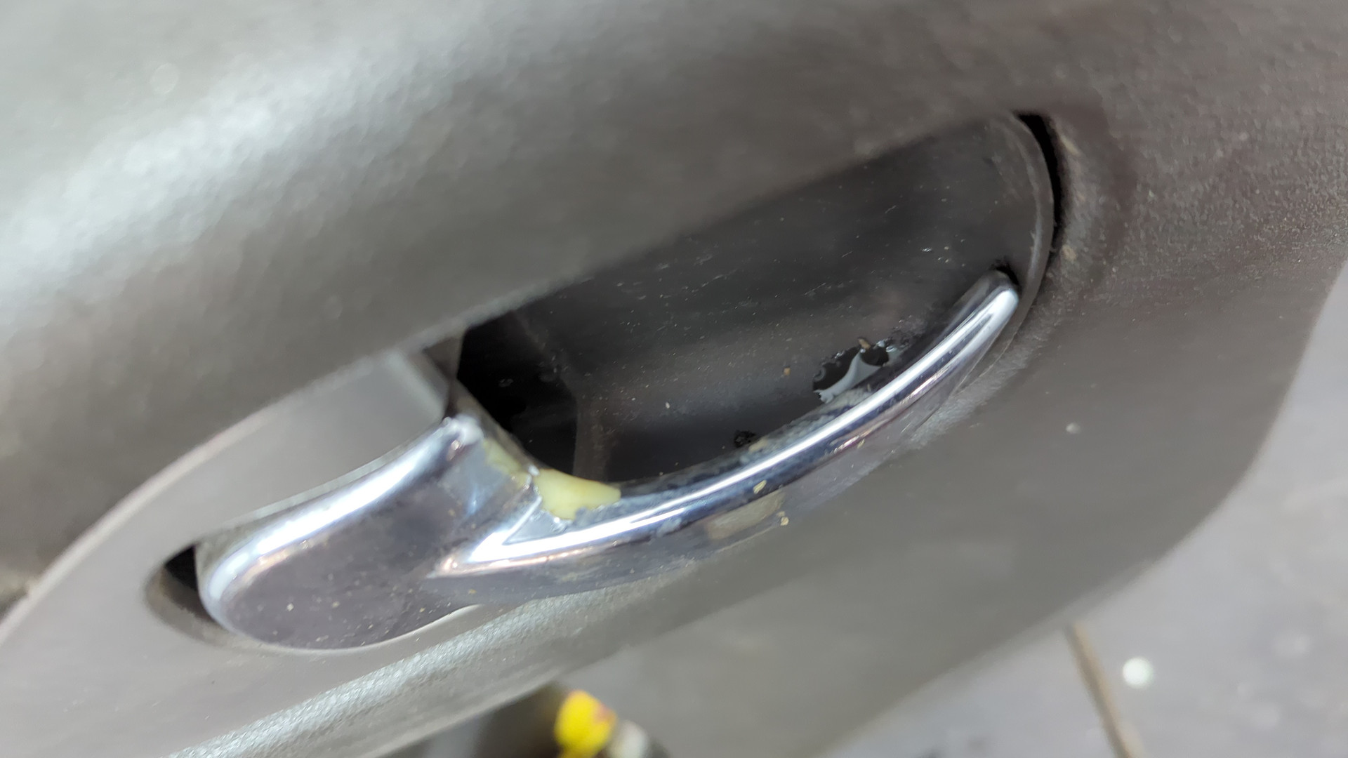 Дверь передняя левая