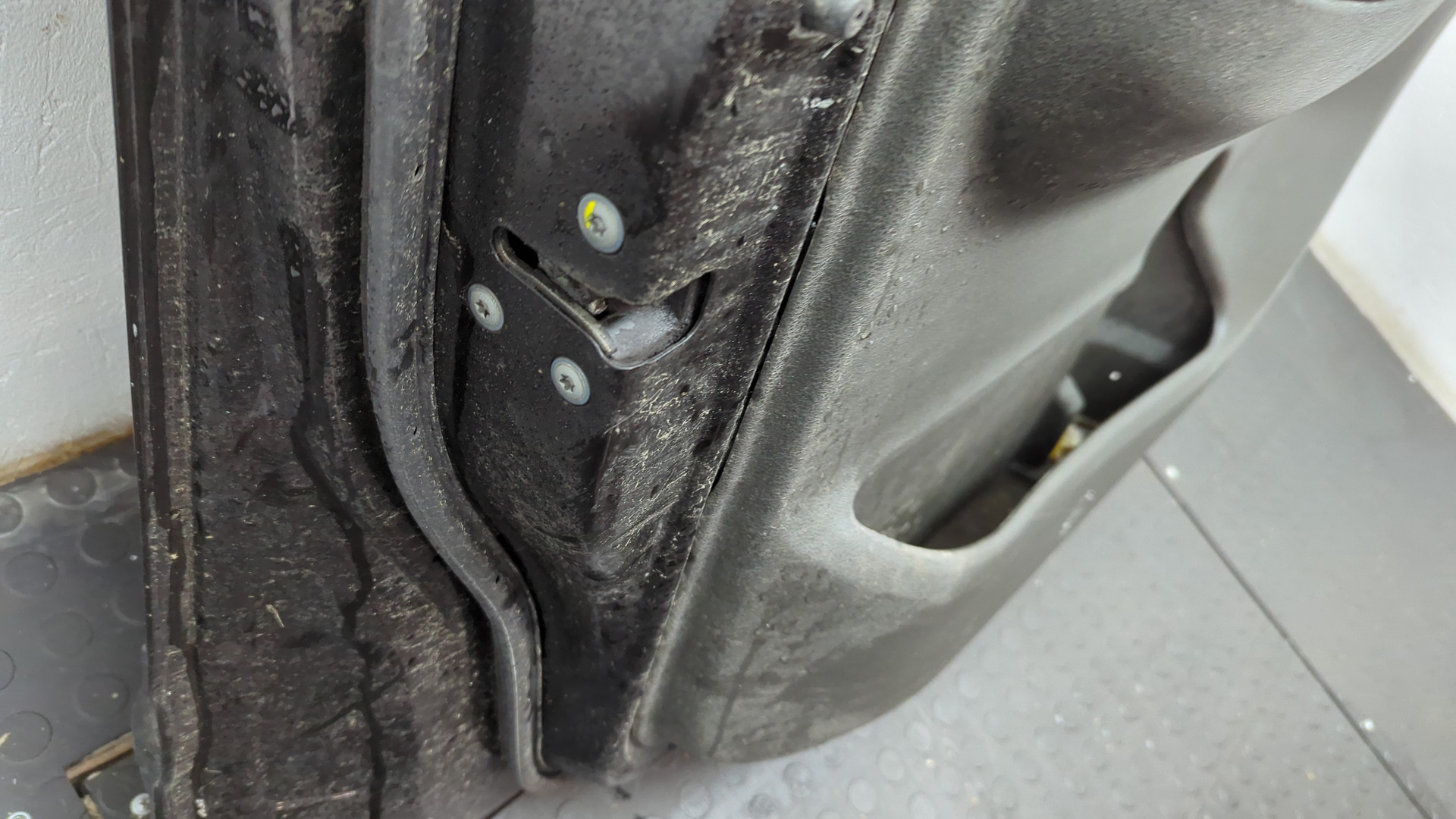 Дверь передняя левая