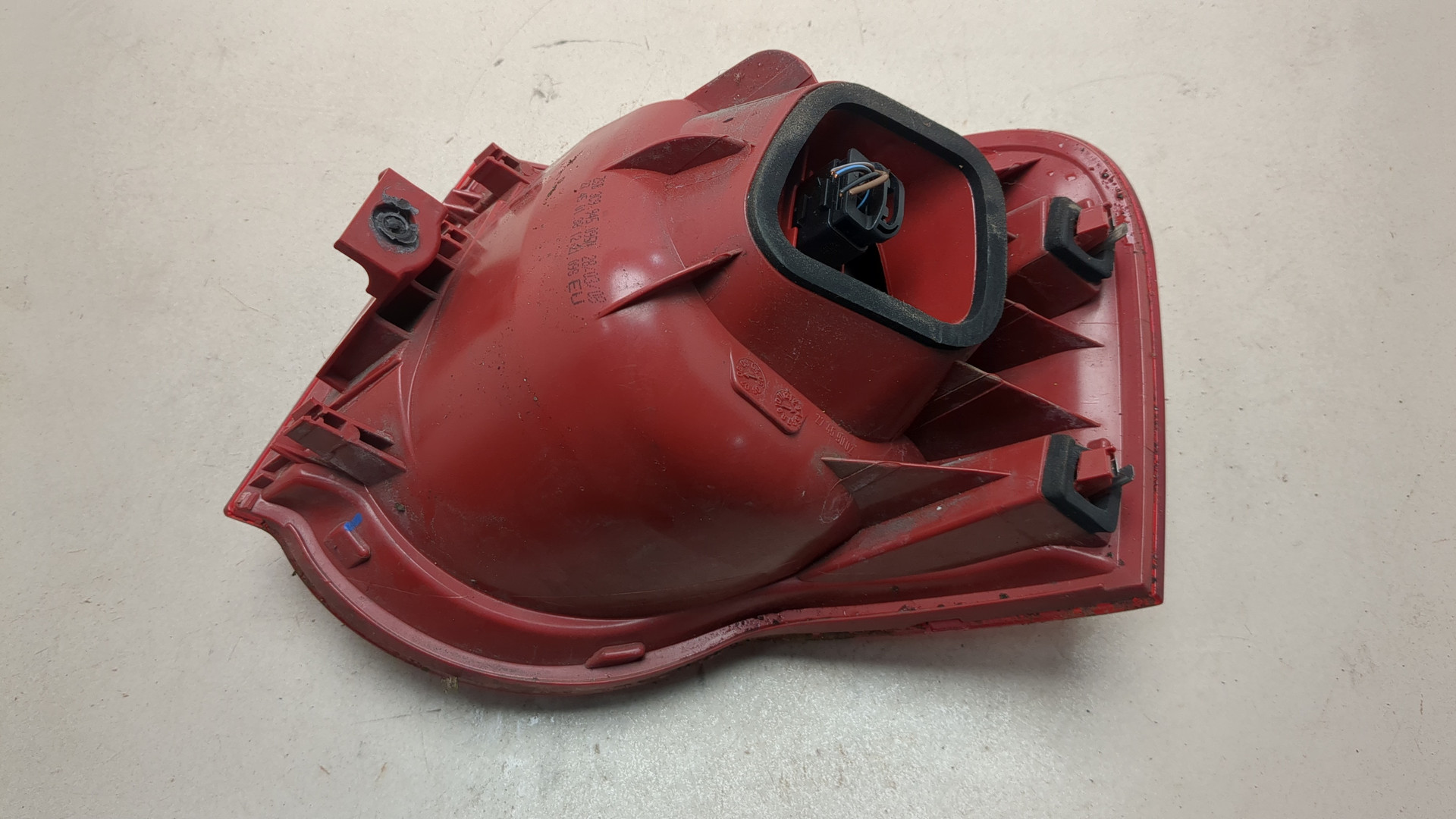 Фонарь задний левый