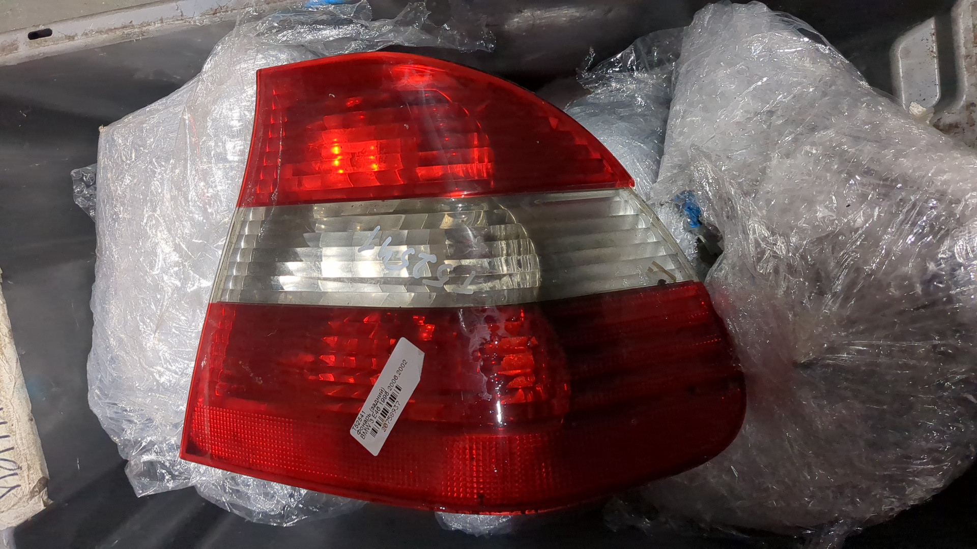 Фонарь задний правый