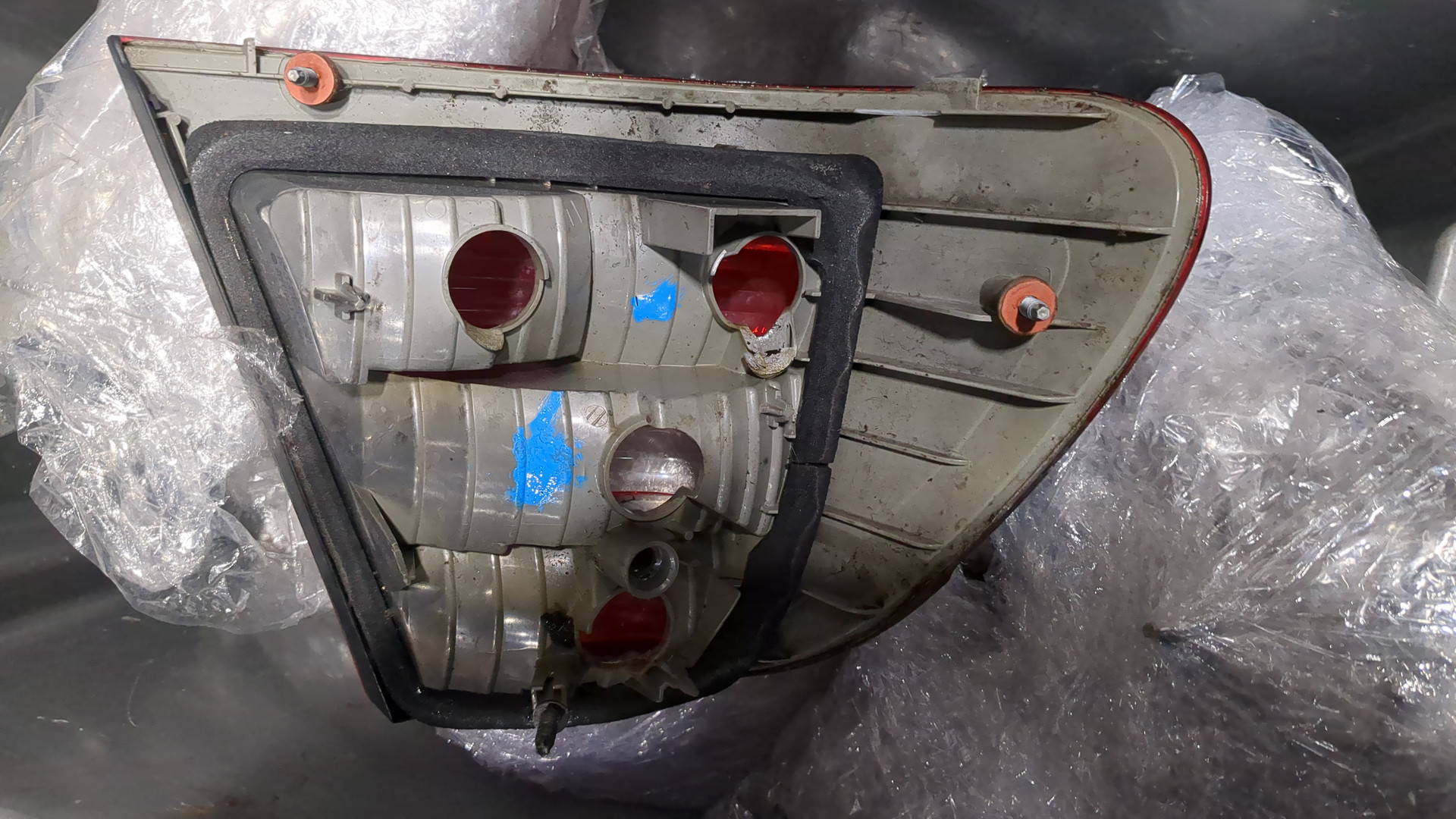 Фонарь задний правый