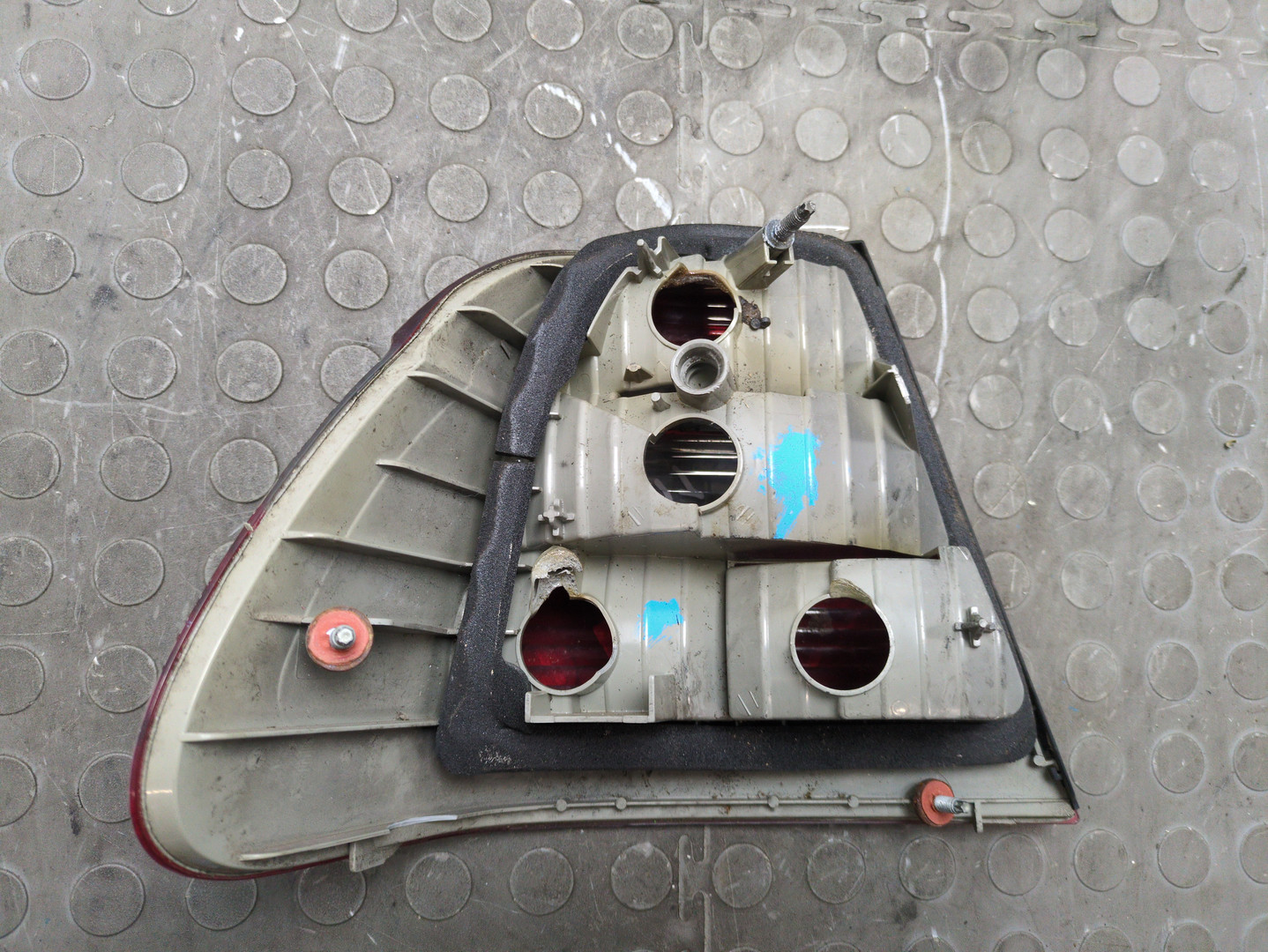 Фонарь задний правый