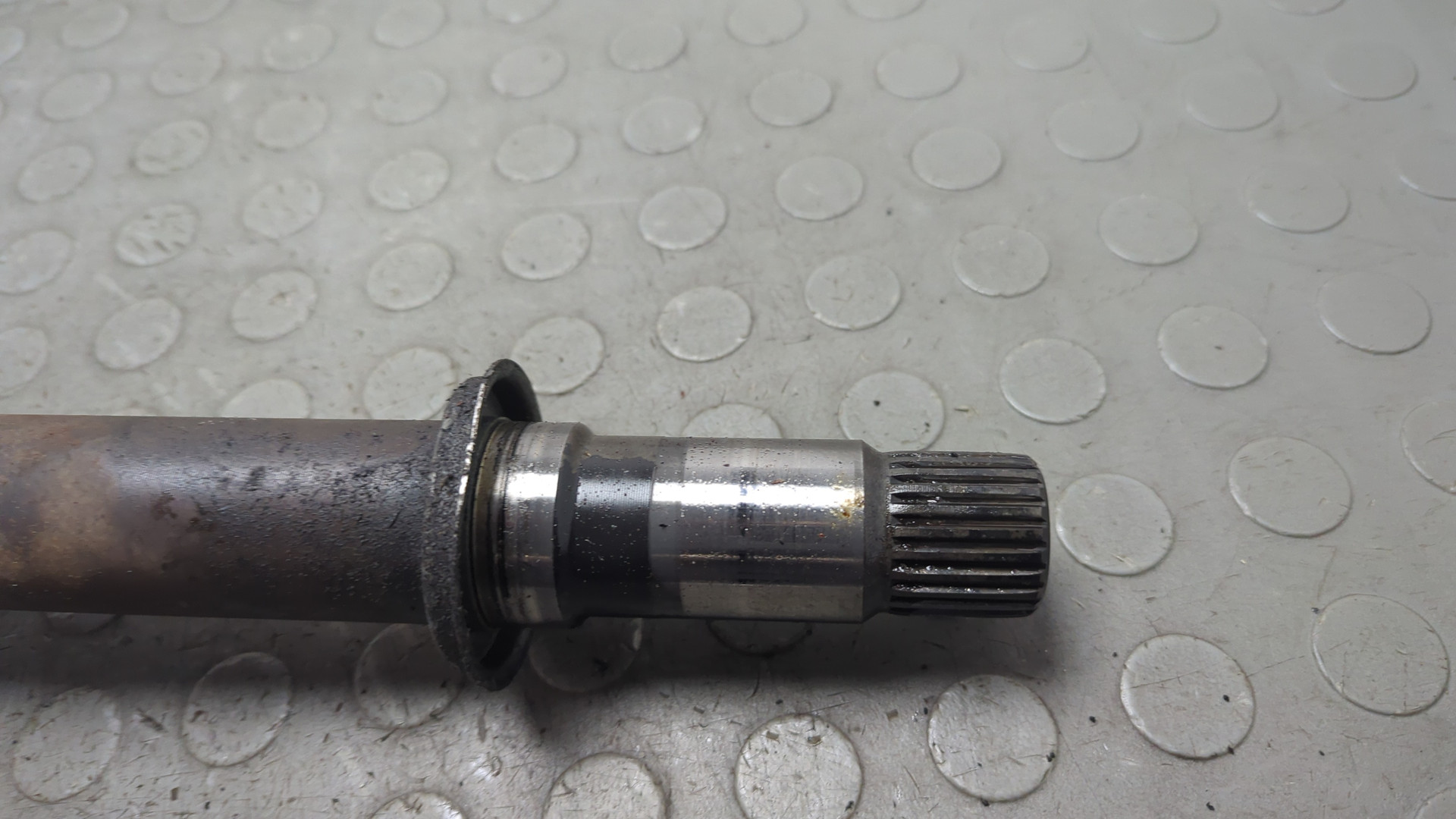 Полуось передняя правая