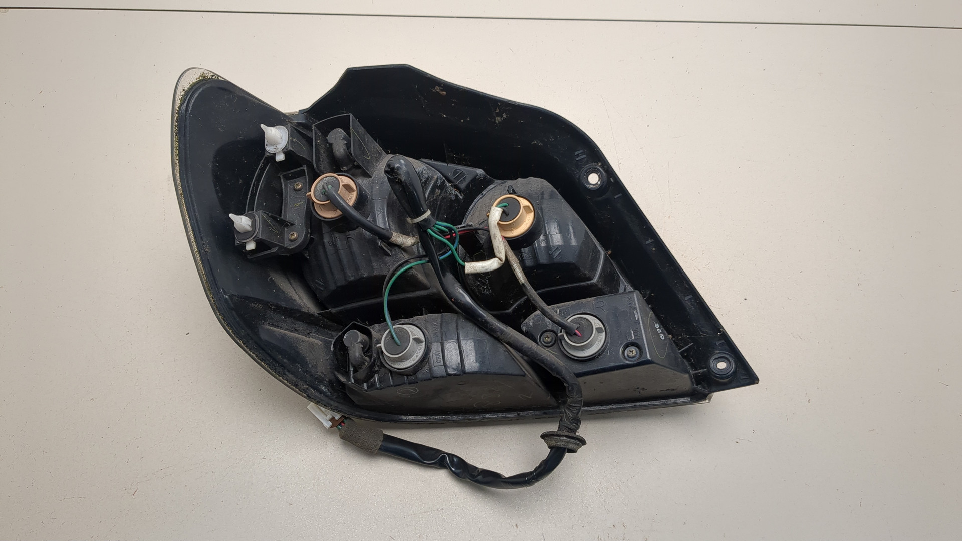 Фонарь задний правый