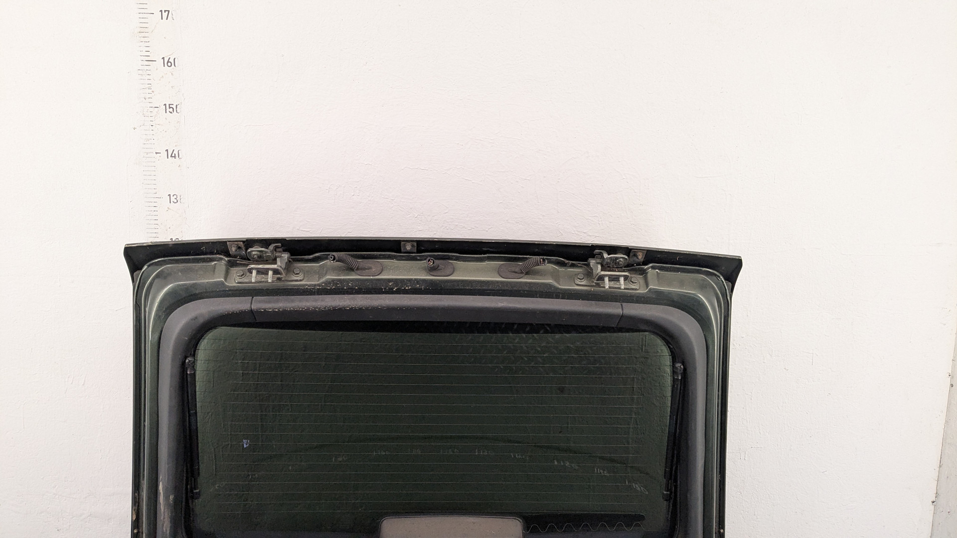 Дверь багажника