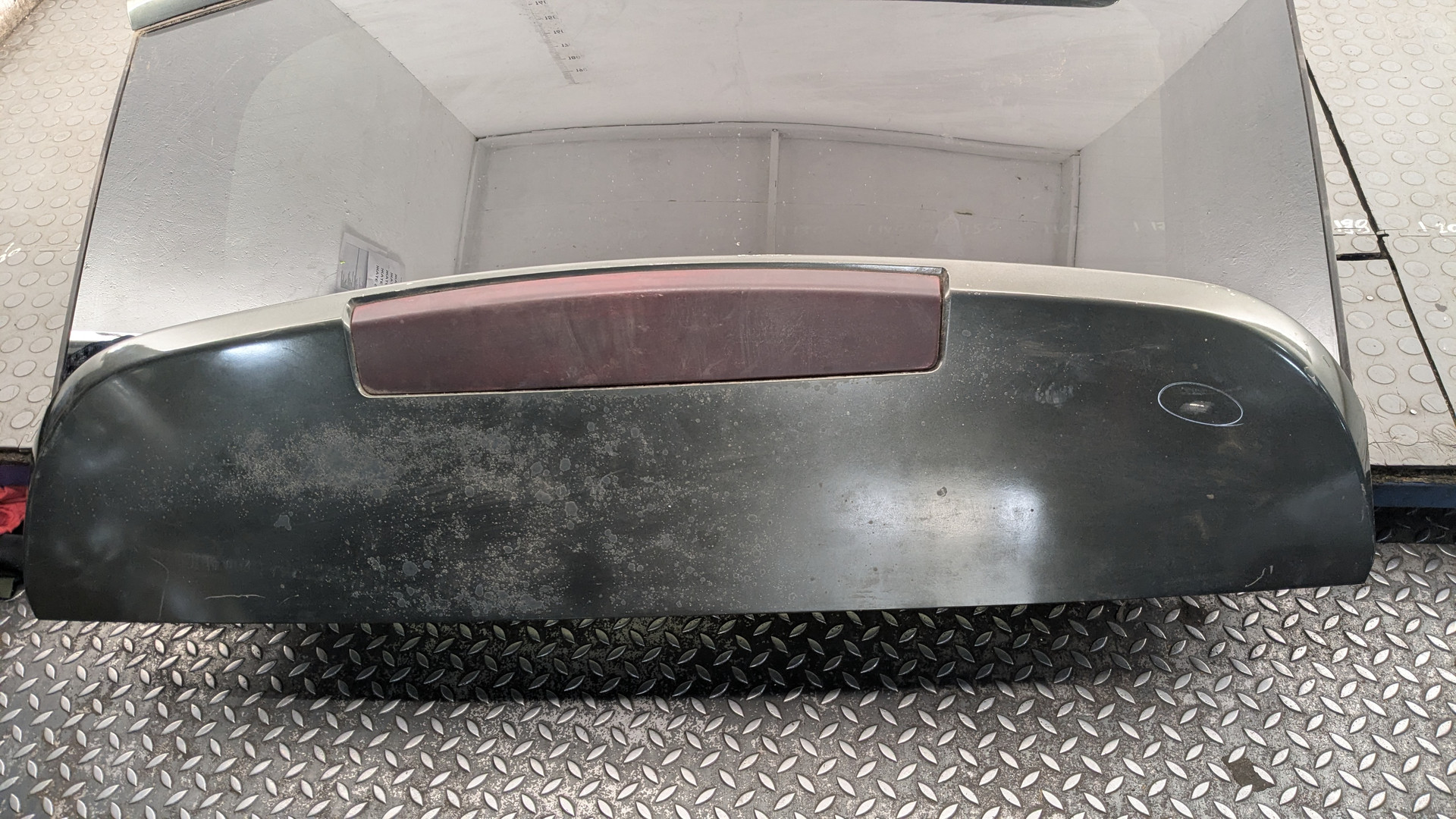 Дверь багажника