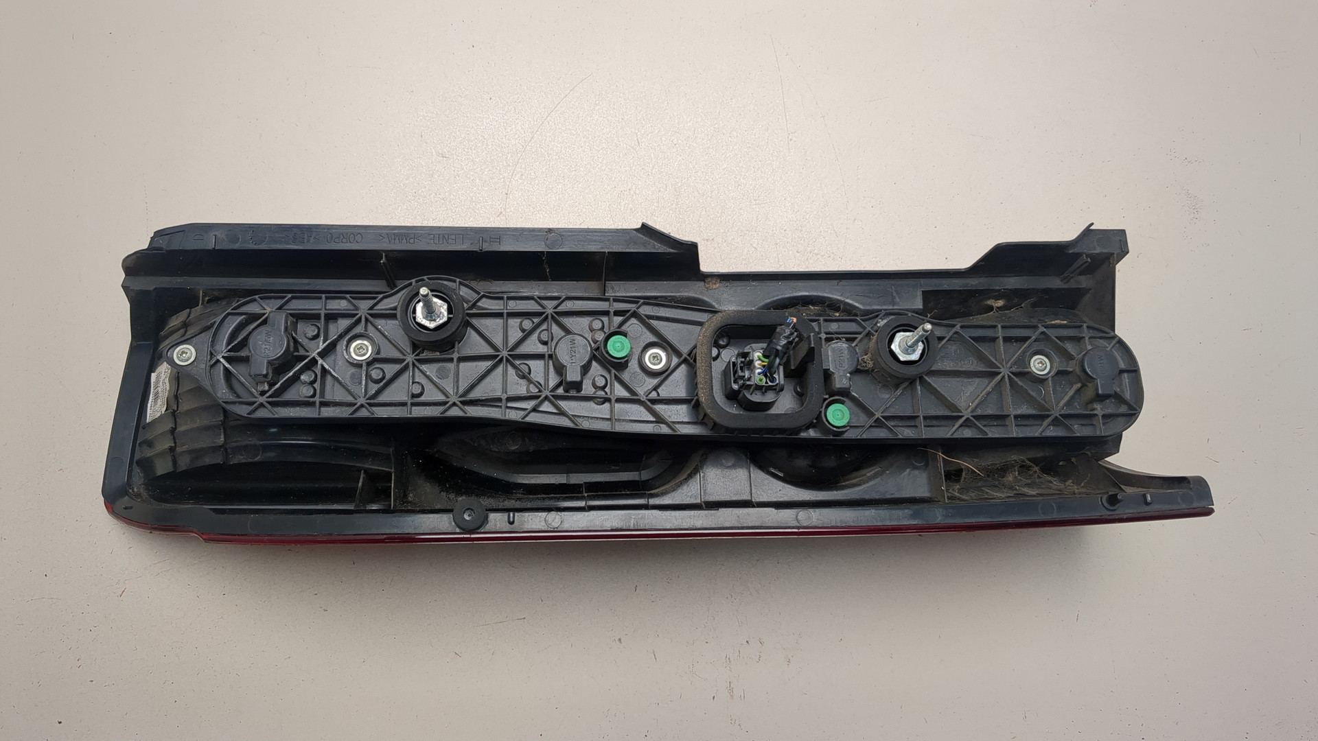 Фонарь задний правый