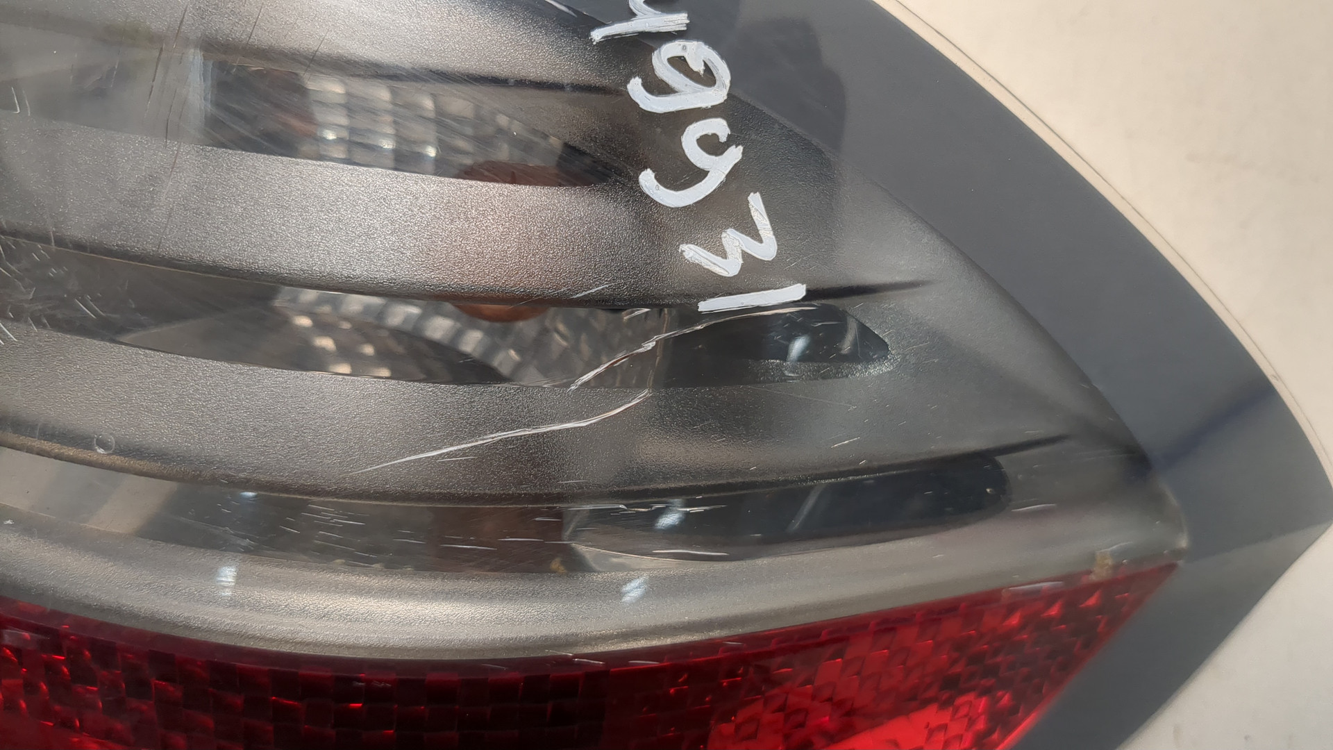 Фонарь задний правый