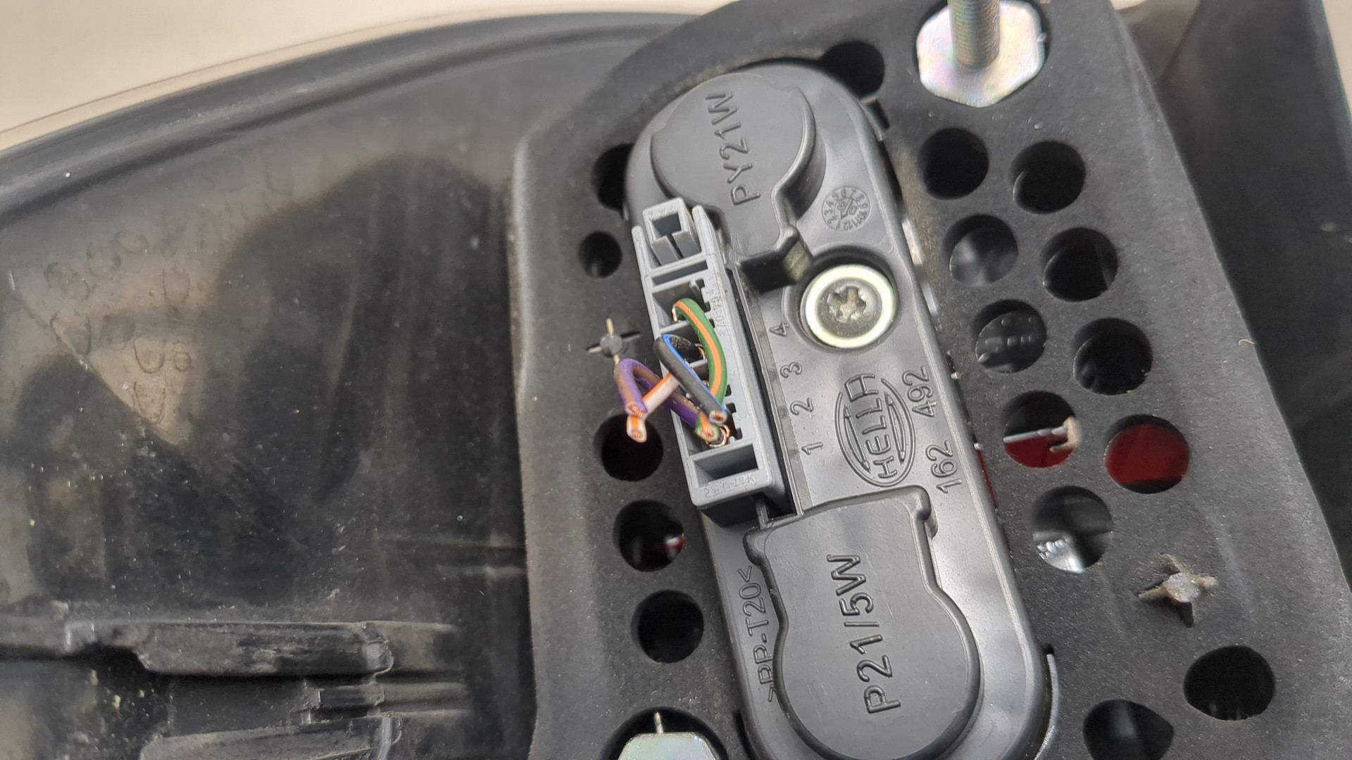 Фонарь задний правый