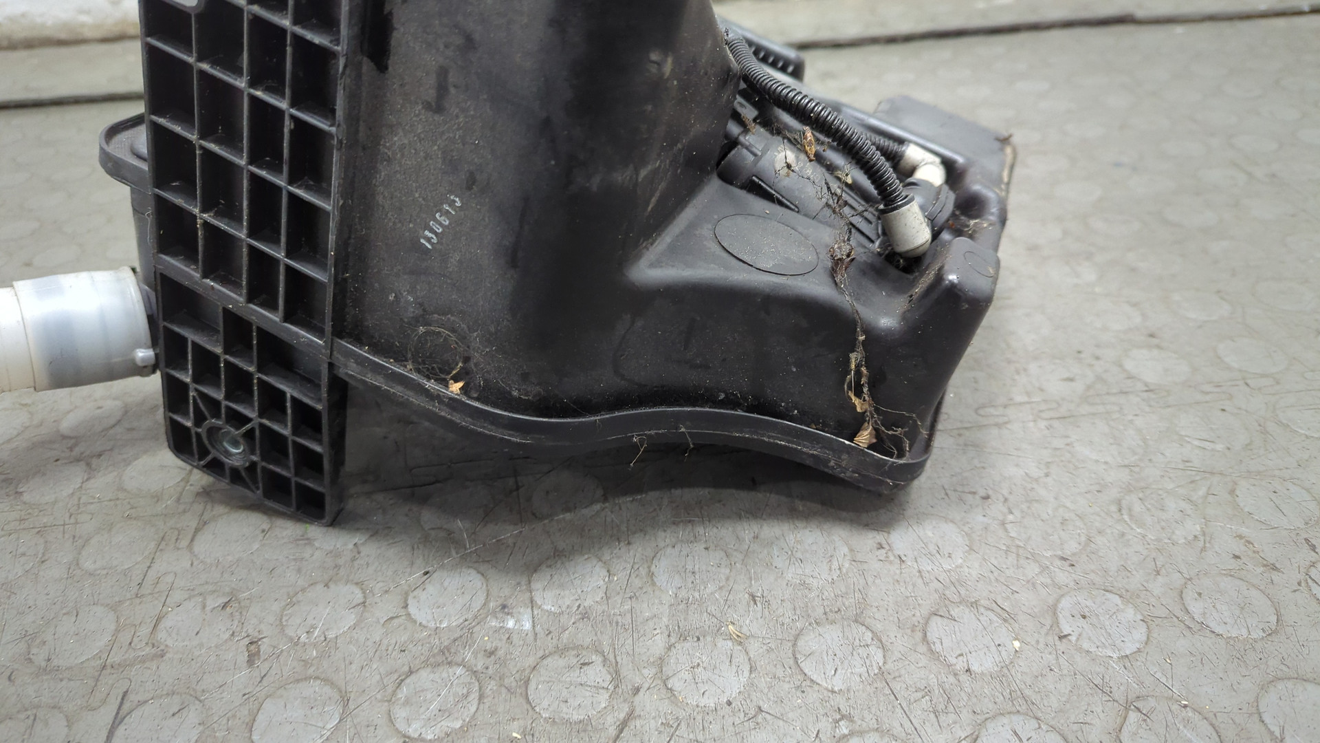 Бачок омывателя лобового стекла