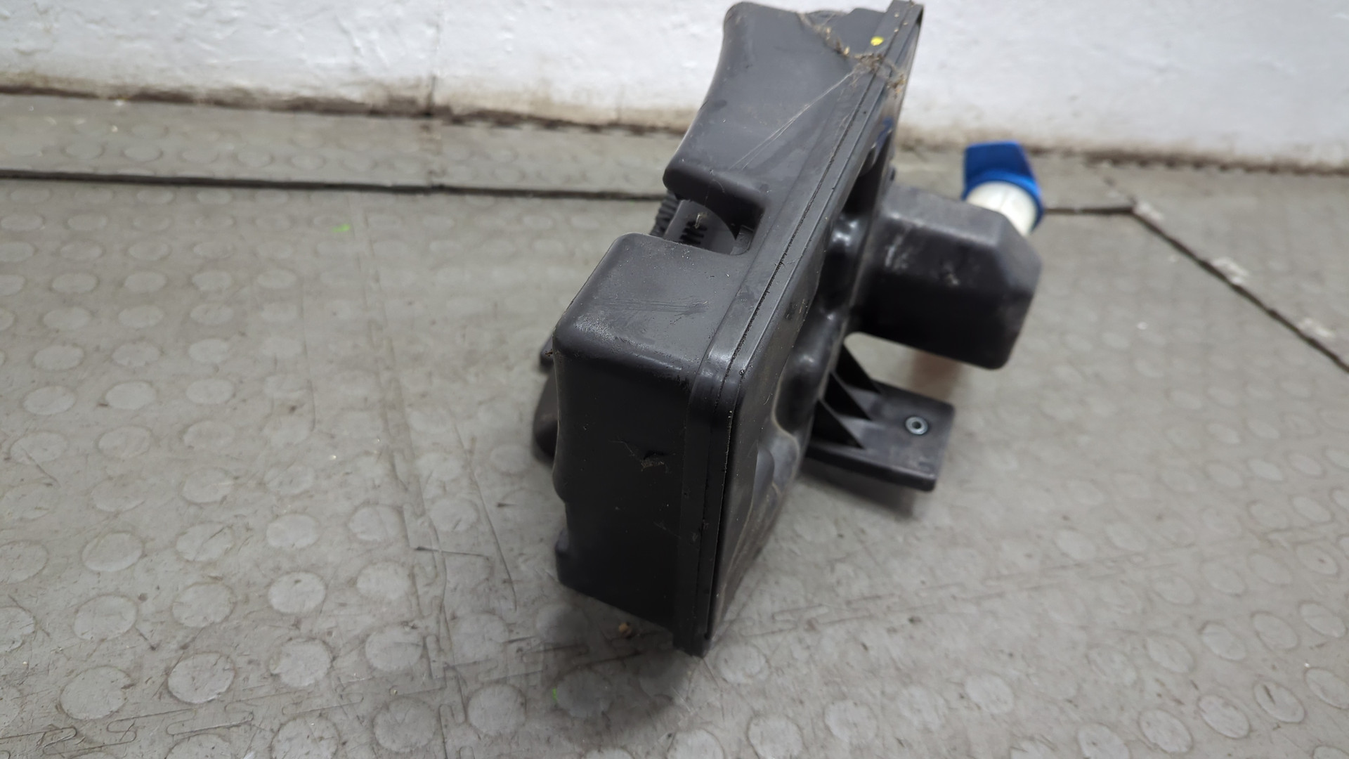 Бачок омывателя лобового стекла