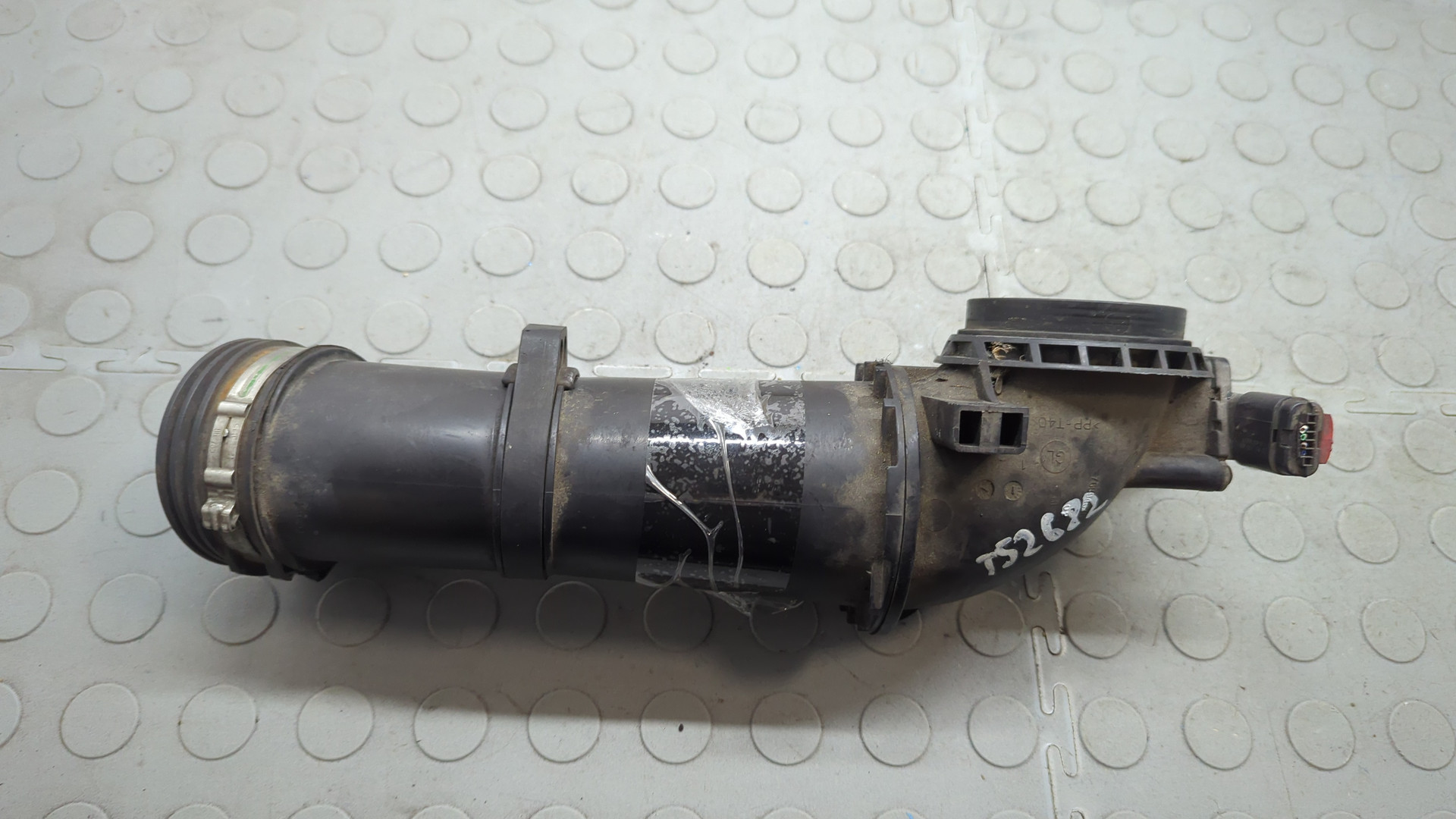 Патрубок воздушного фильтра