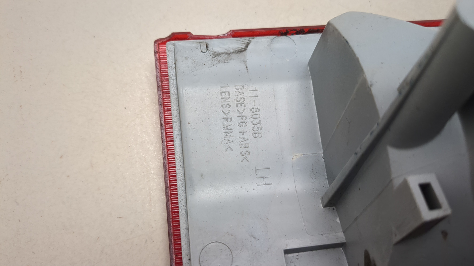 Фонарь задний левый