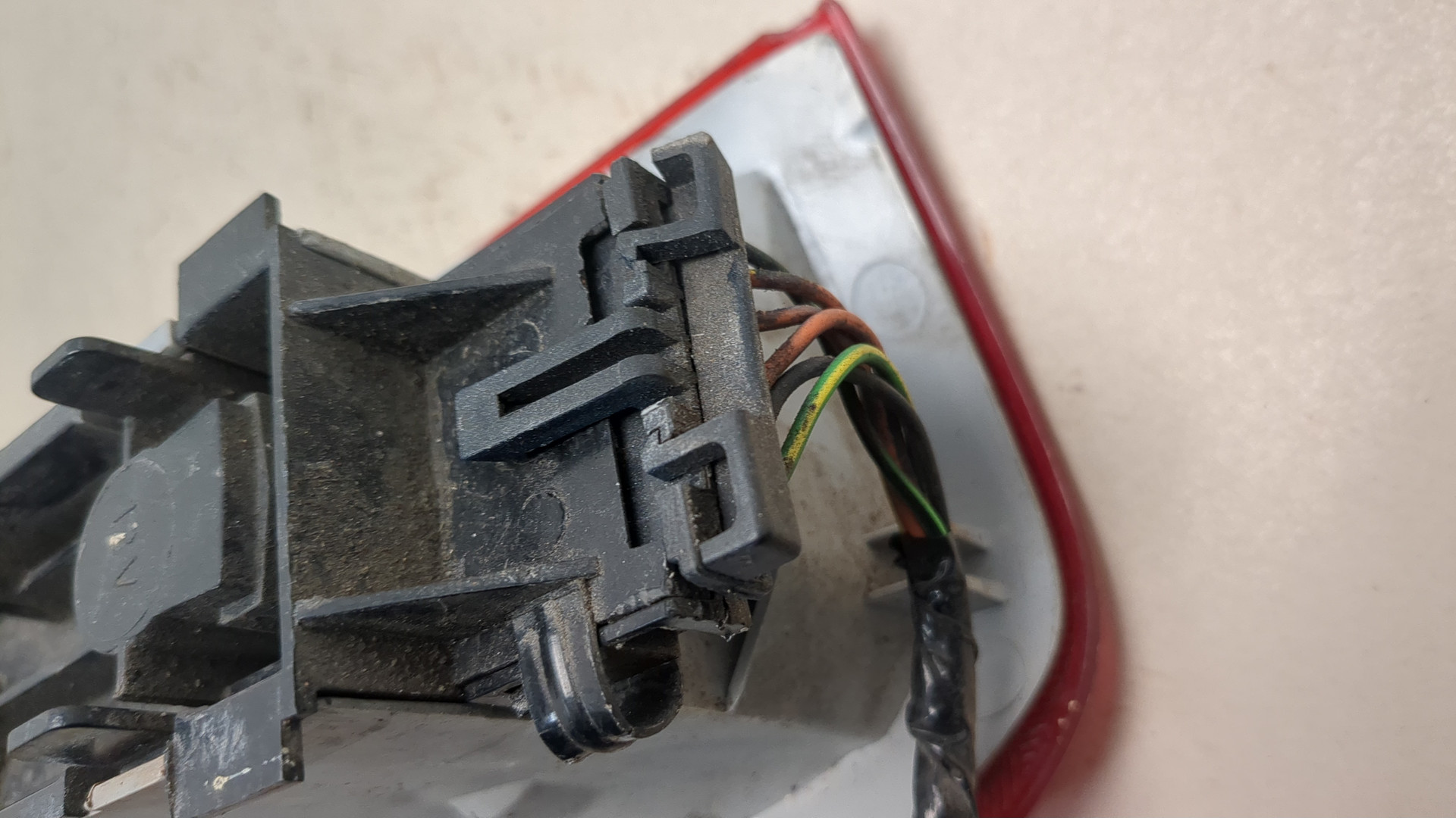 Фонарь задний левый